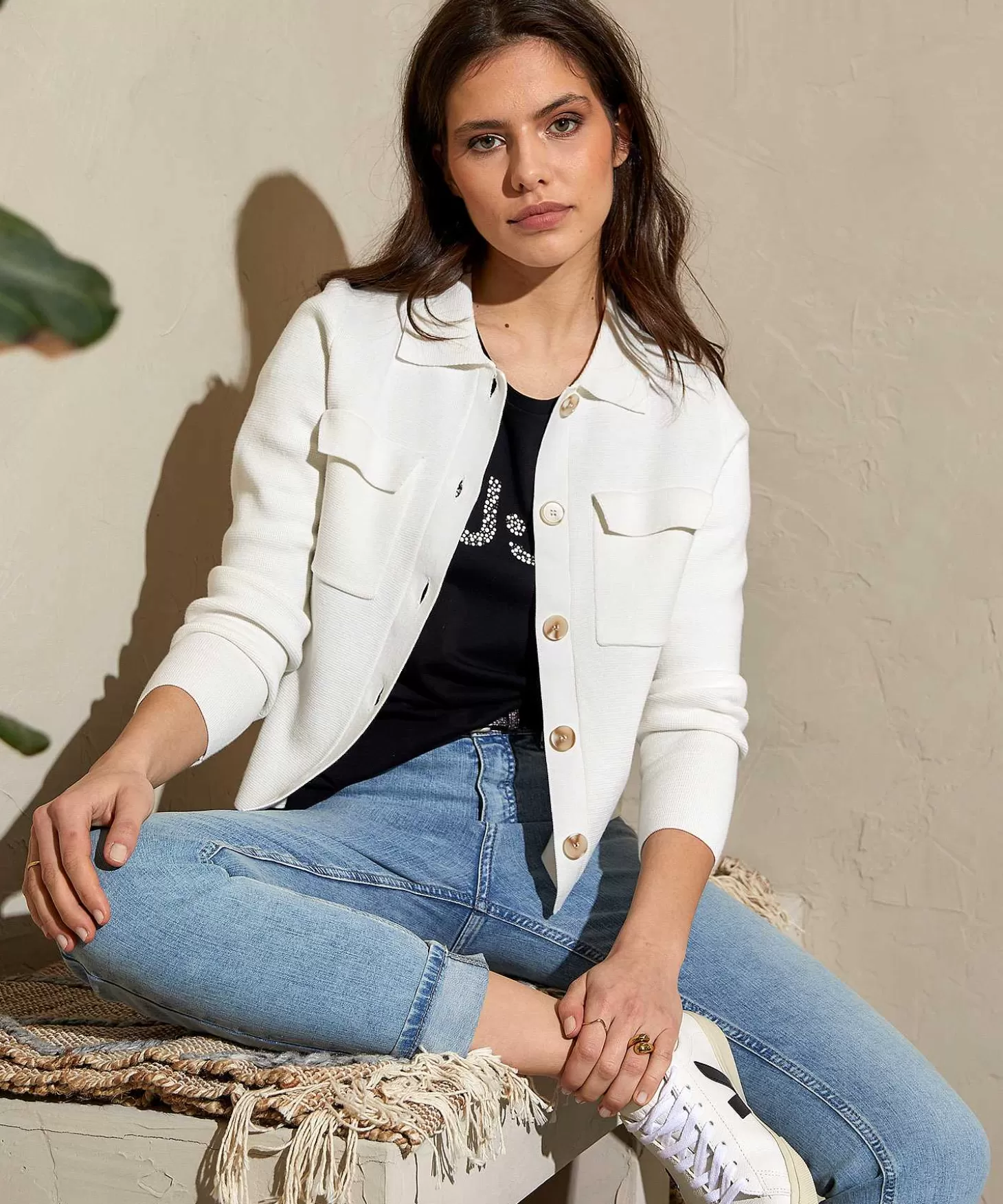 blazervest_kort_puntaknit_1-1.webp * Blazervest Kort Puntaknit Clearance