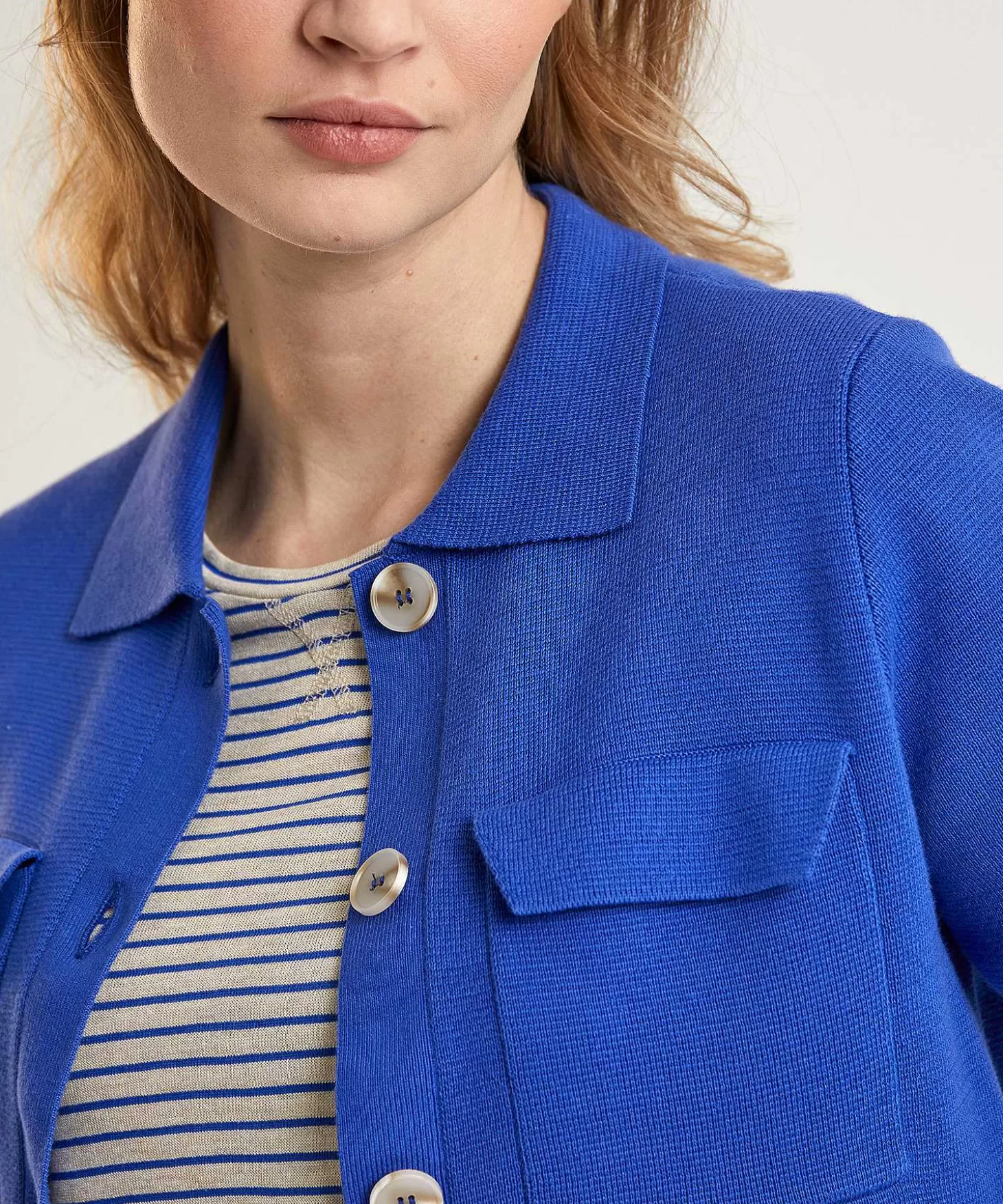 blazervest_kort_puntaknit_2-2.webp * Blazervest Kort Puntaknit Best