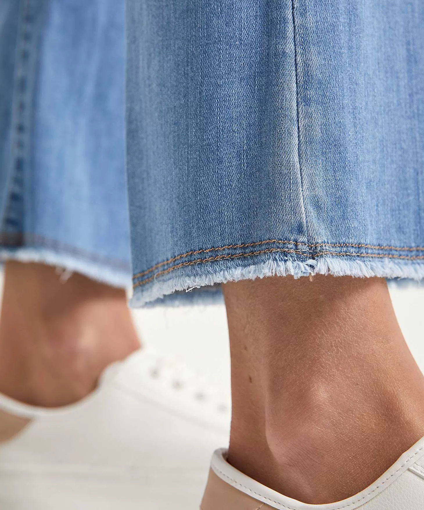 brax_kick_flare_jeans_shakira_2.webp Brax Kick Flare Jeans Shakira Flash Sale