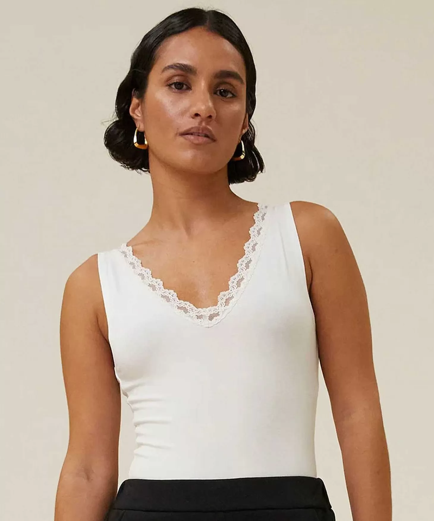 bybar_basic_singlet_kant_1.webp By-Bar Basic Singlet Kant Online