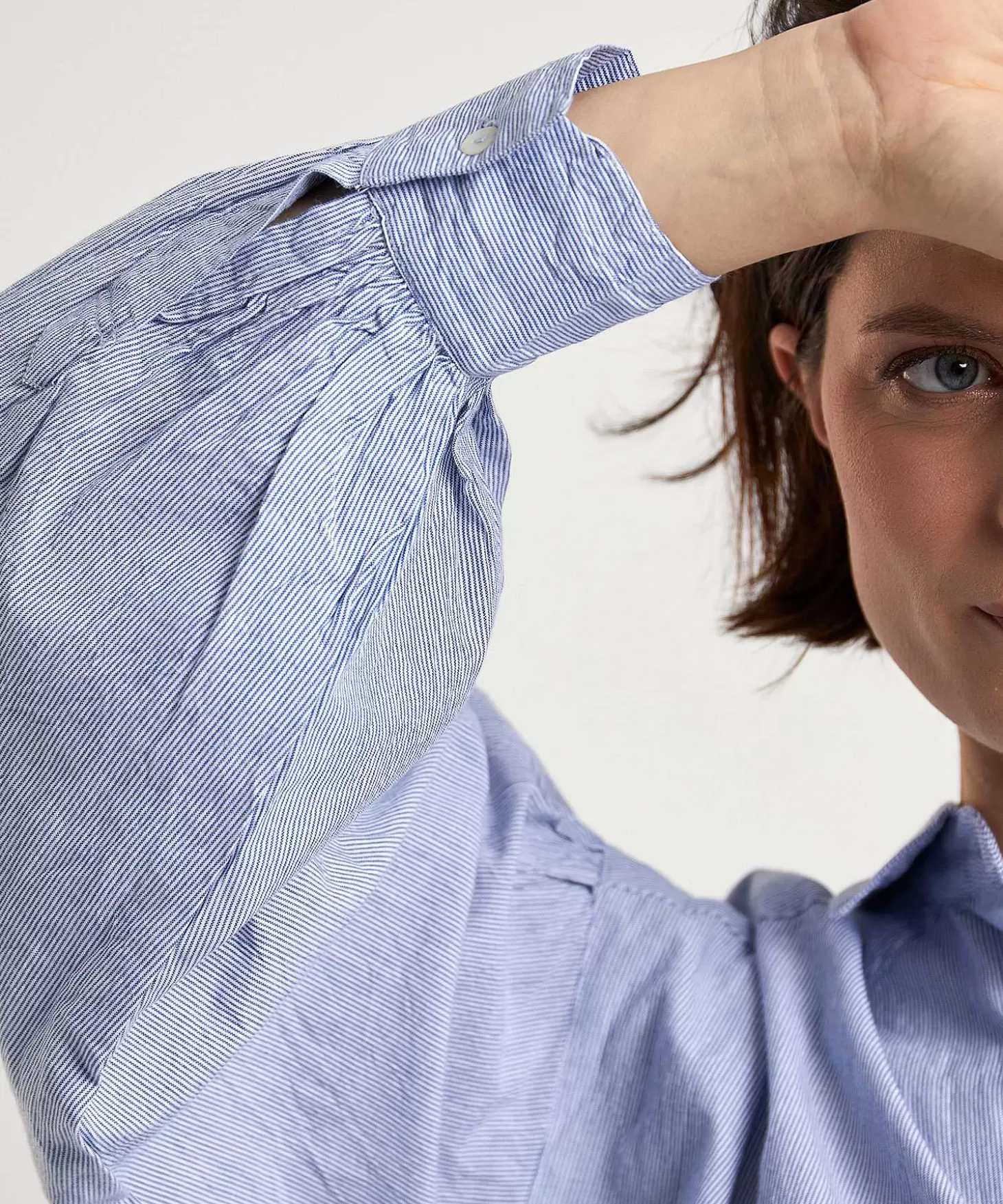 bybar_oversized_korte_blouse_pinstripe_sarah_2.webp By-Bar Oversized Korte Blouse Pinstripe Sarah Sale