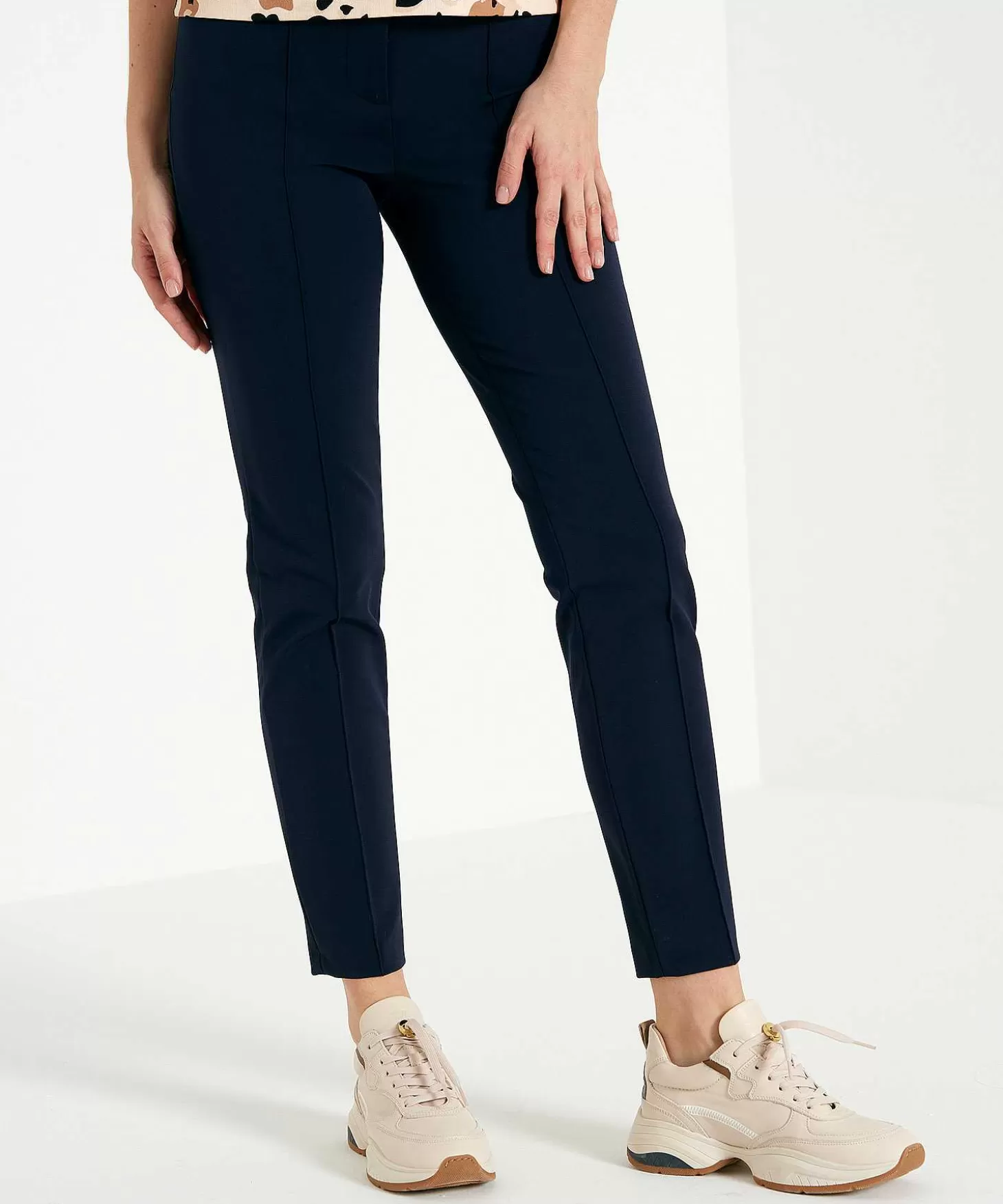 cambio_soft_techno_broek_met_deelnaad_ros_1-1.webp Cambio Soft Techno Broek Met Deelnaad Ros Online