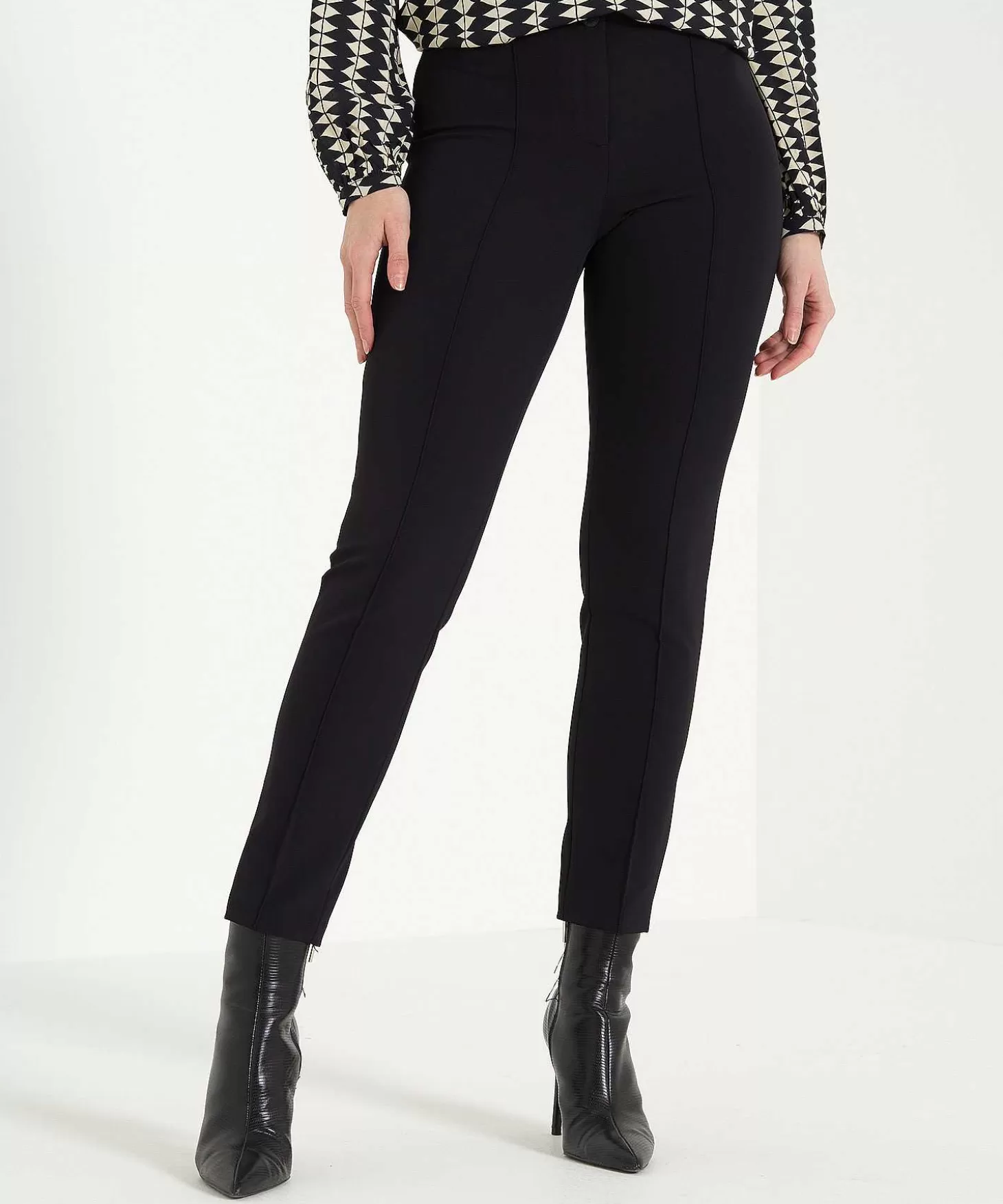 cambio_soft_techno_broek_met_deelnaad_ros_1-2.webp Cambio Soft Techno Broek Met Deelnaad Ros Hot
