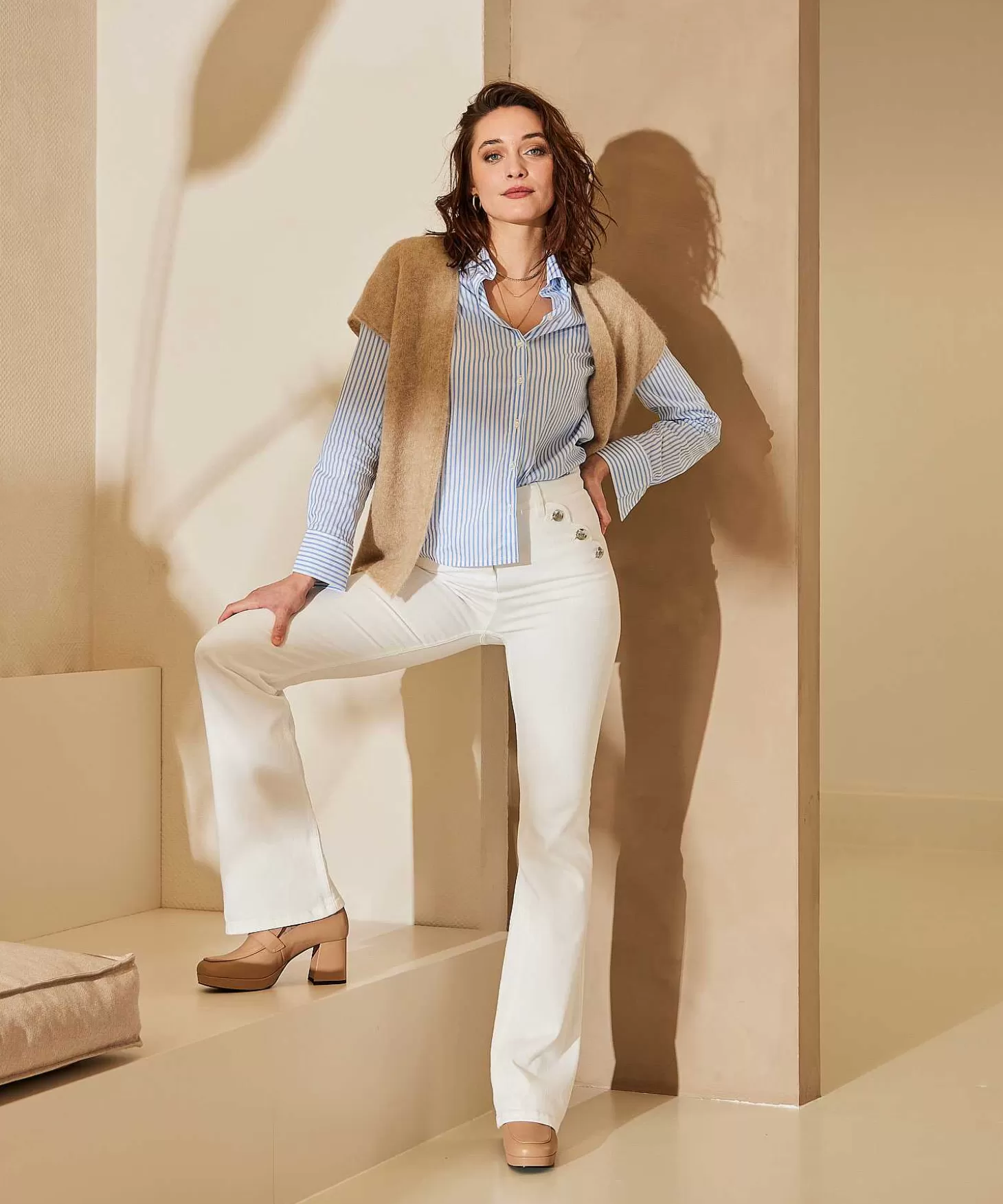 caroline_biss_flared_jeans_met_knopen_4.webp Caroline Biss Flared Jeans Met Knopen Sale