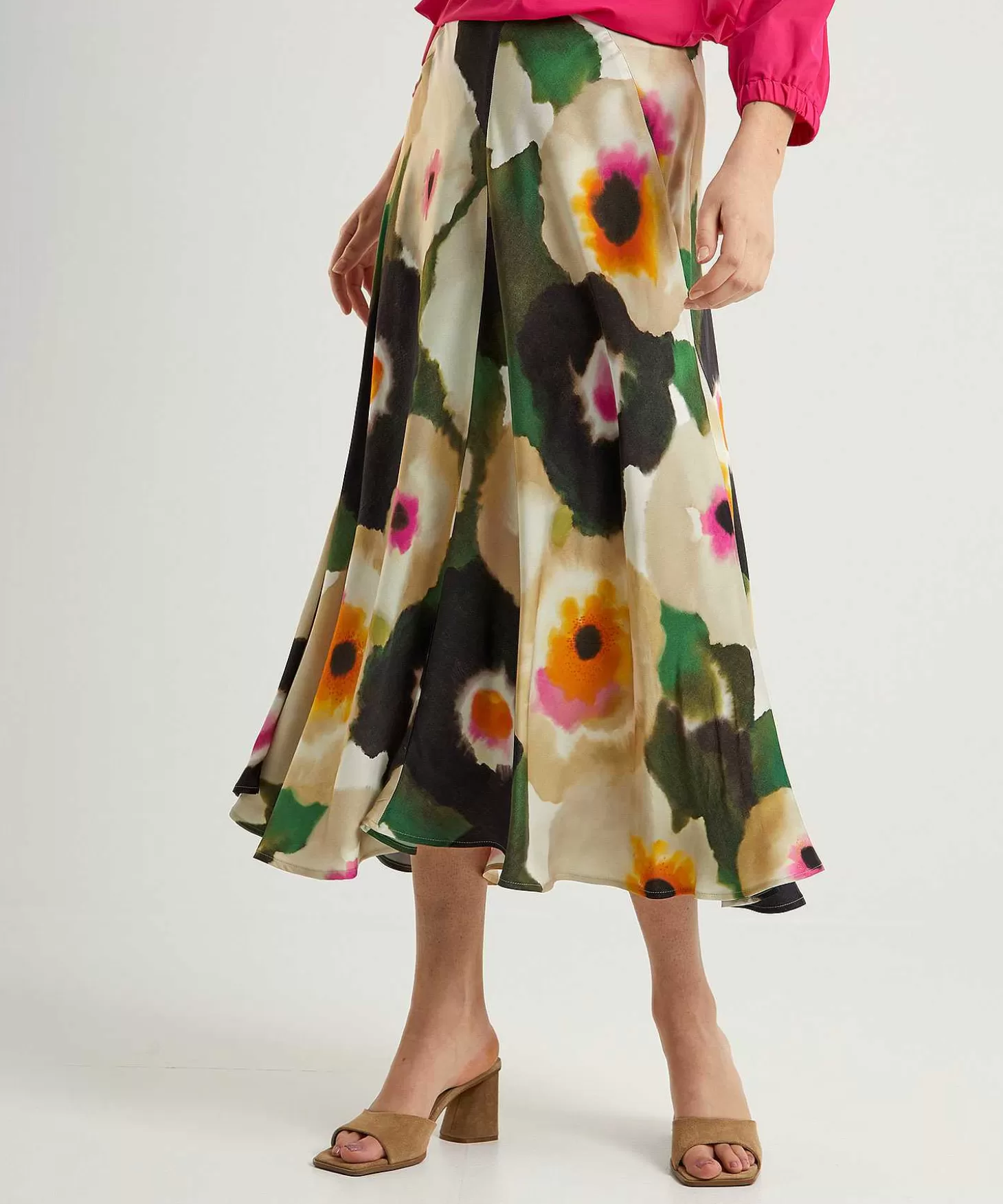 caroline_biss_silky_rok_fancy_flower_1.webp Caroline Biss Silky Rok Fancy Flower Fashion