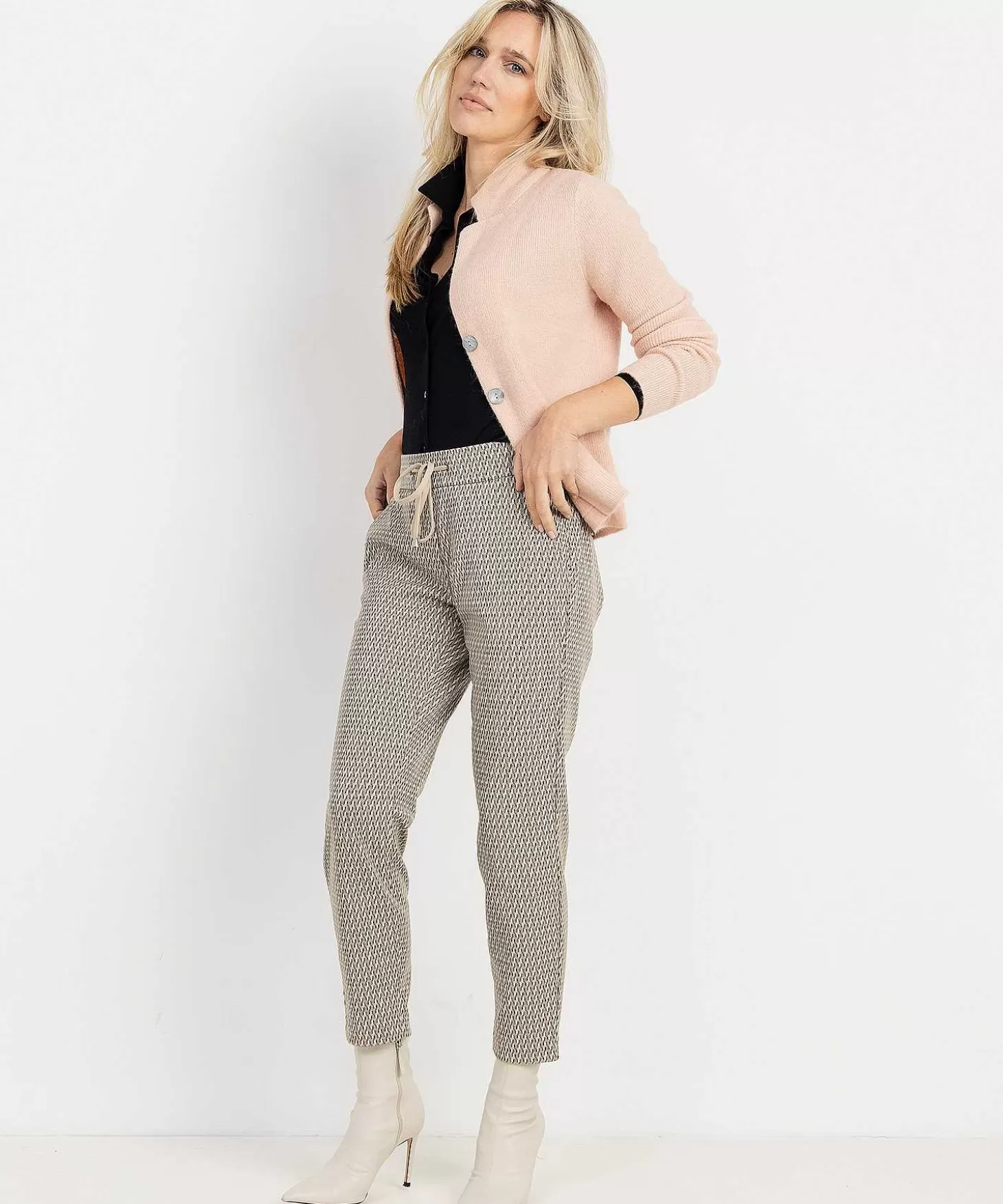 essentials_poloblouse_jersey_3-3.webp * Essentials Poloblouse Jersey Fashion