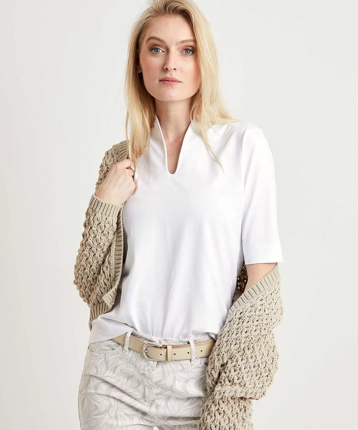 essentials_tulpshirt_korte_mouw_1-5.webp * Essentials Tulpshirt Korte Mouw Fashion