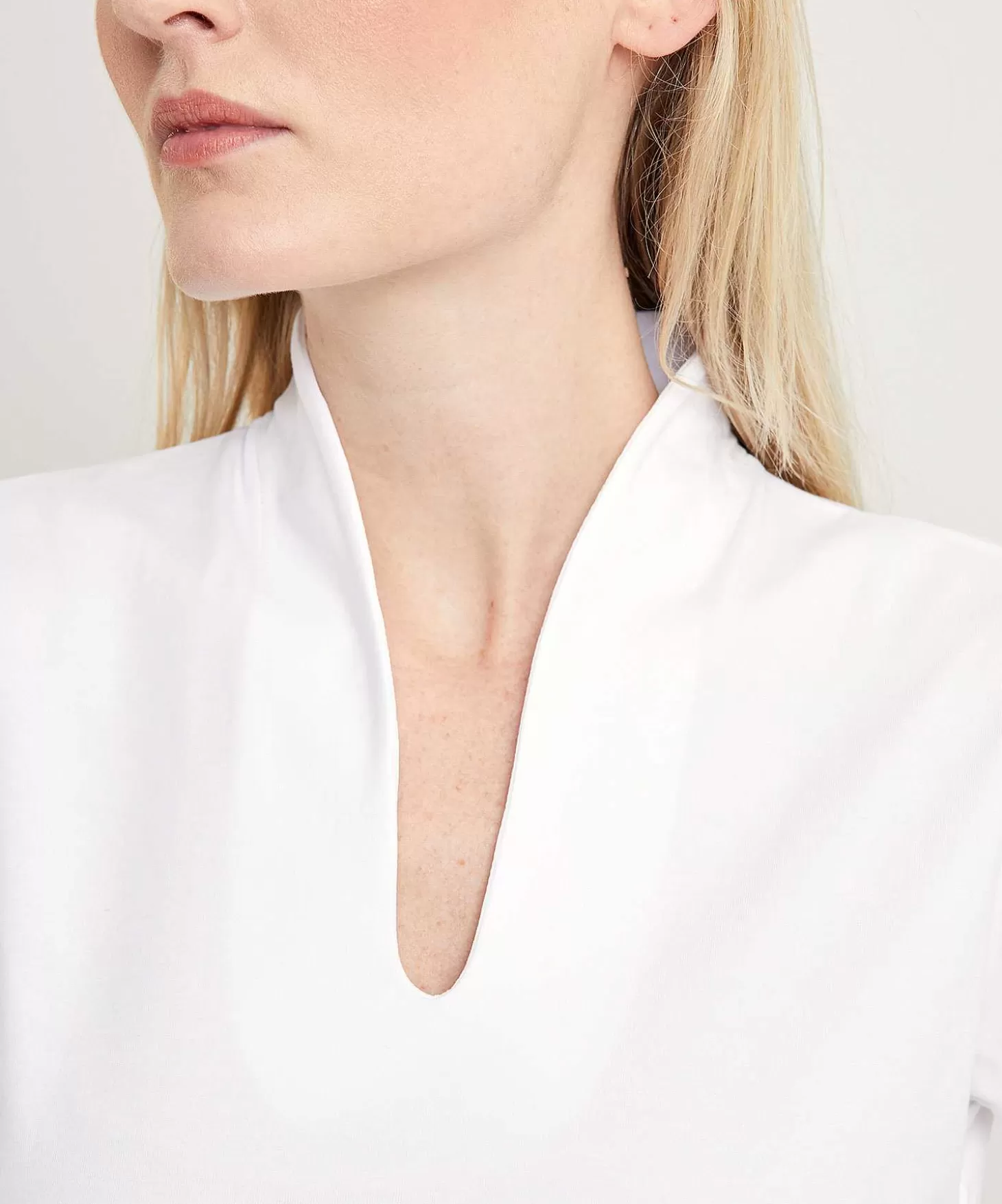 essentials_tulpshirt_korte_mouw_2-5.webp * Essentials Tulpshirt Korte Mouw Fashion