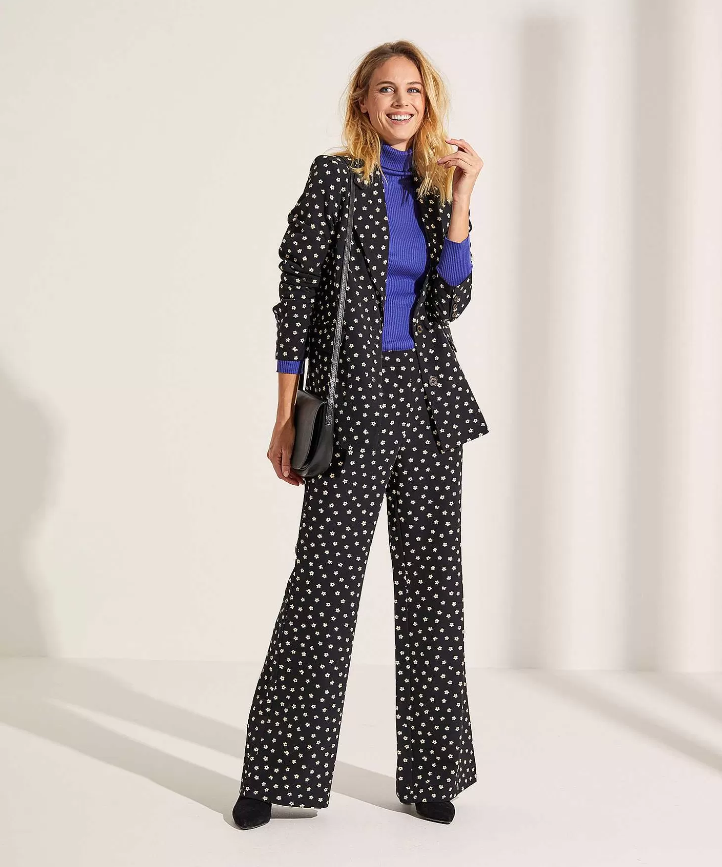 fabienne_chapot_wide_leg_broek_bloemenprint_puck_4.webp Fabienne Chapot Wide Leg Broek Bloemenprint Puck Outlet