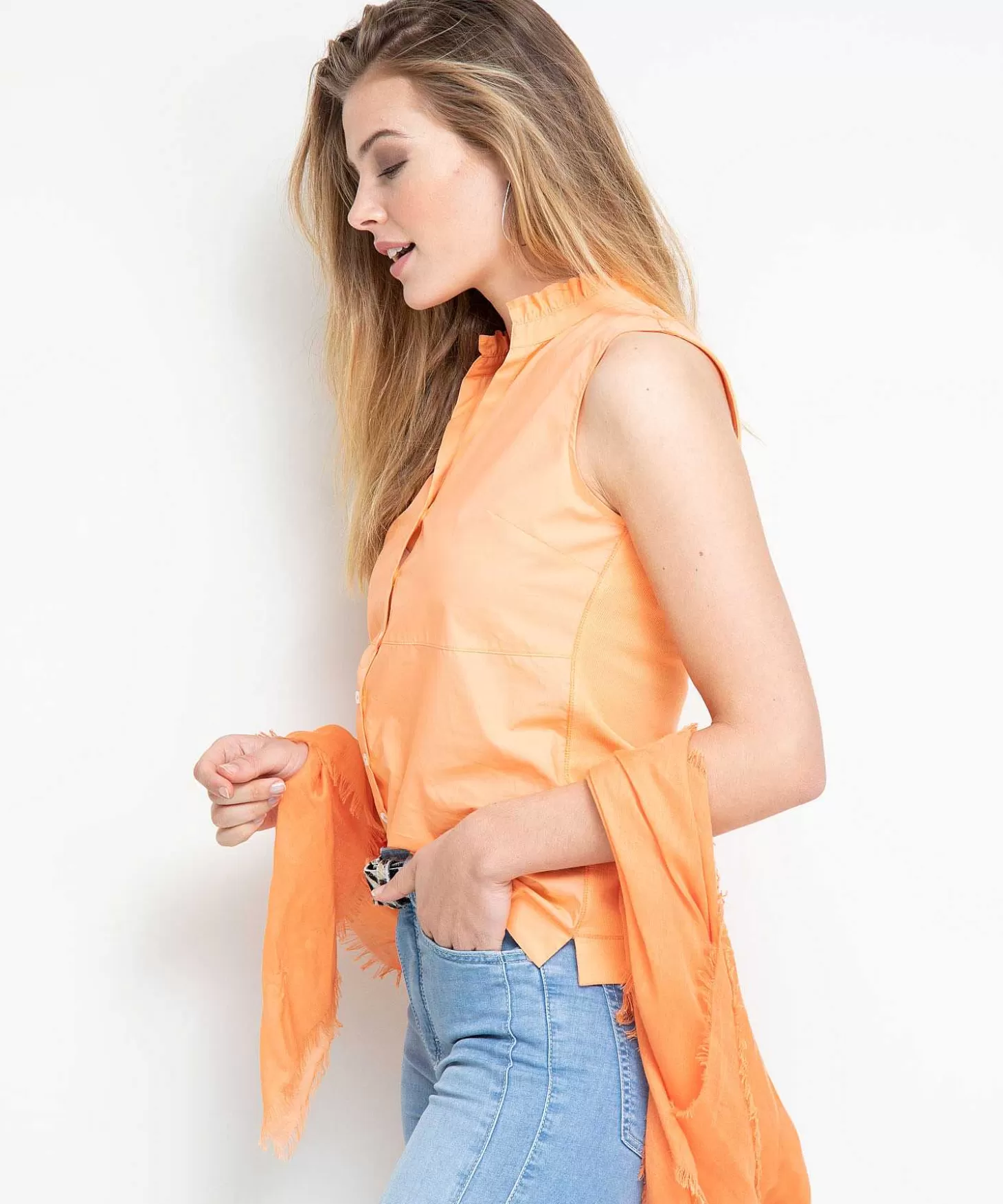 giulia_e_tu_mouwloze_blouse_1-1.webp GIULIA E TU Mouwloze Blouse Cheap