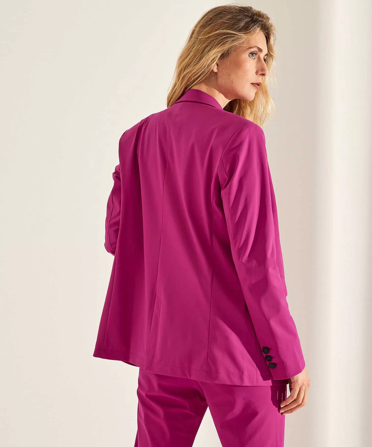 jane_lushka_oversized_blazer_travelstof_greet_3.webp Jane Lushka Oversized Blazer Travelstof Greet Best