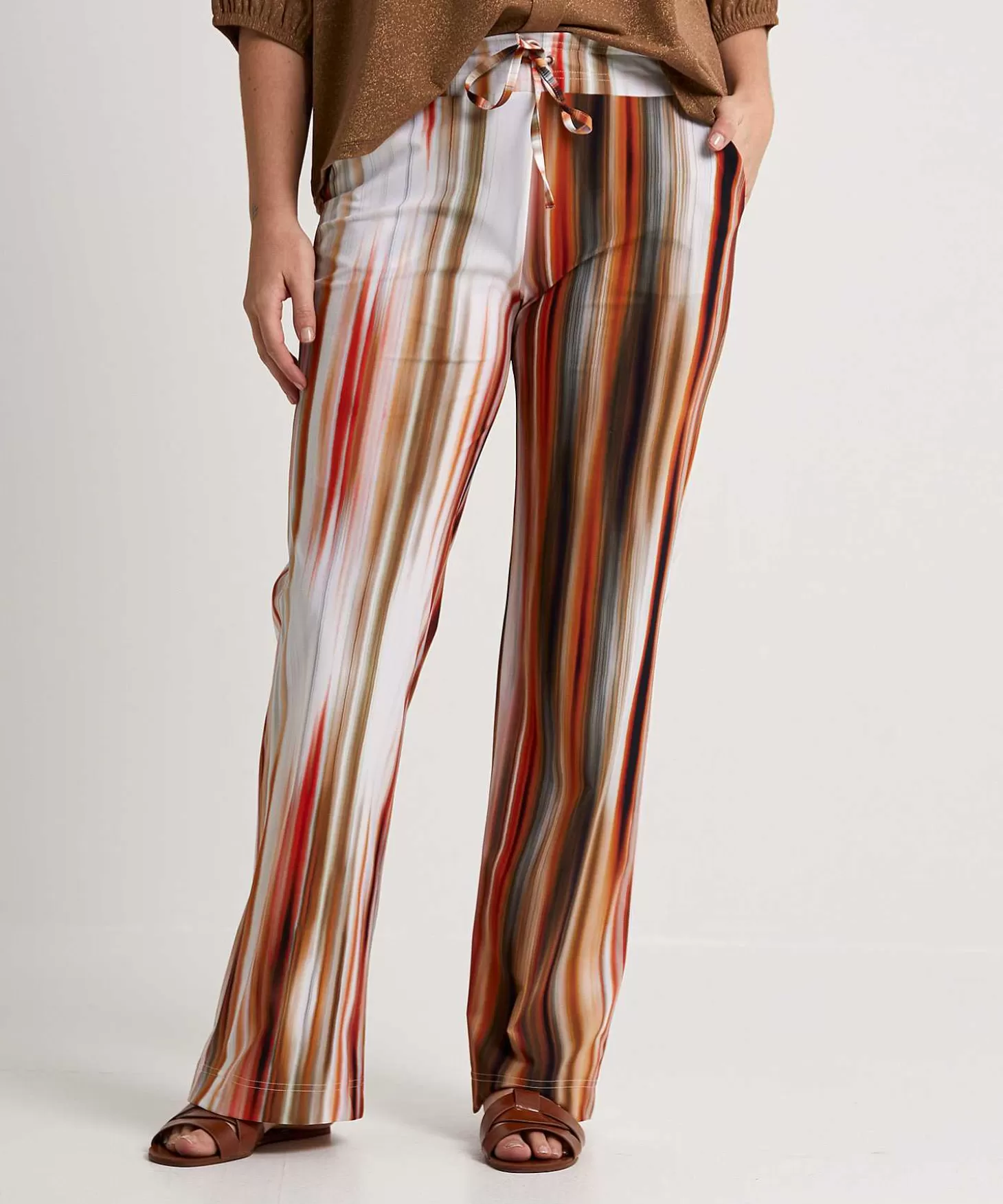 japan_tky_broek_print_travelstof_myza_1.webp Japan TKY Broek Print Travelstof Myza Fashion