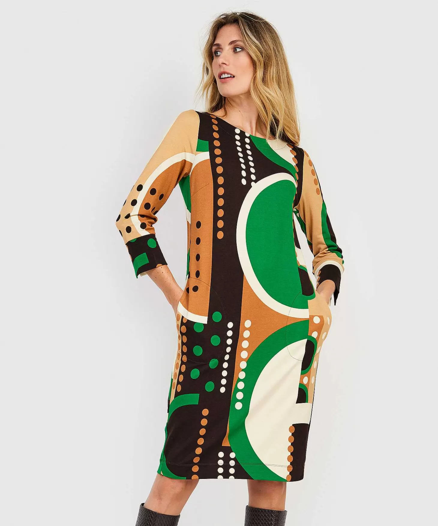 kyra_jurk_grafische_print_merel_1.webp KYRA Jurk Grafische Print Merel Best Sale