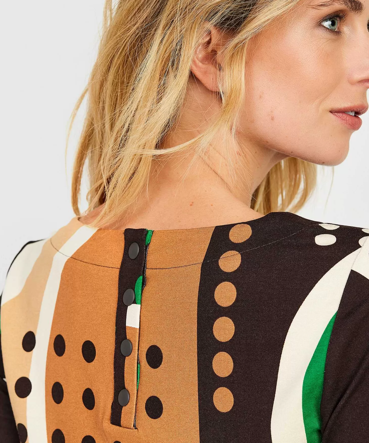 kyra_jurk_grafische_print_merel_2.webp KYRA Jurk Grafische Print Merel Best Sale