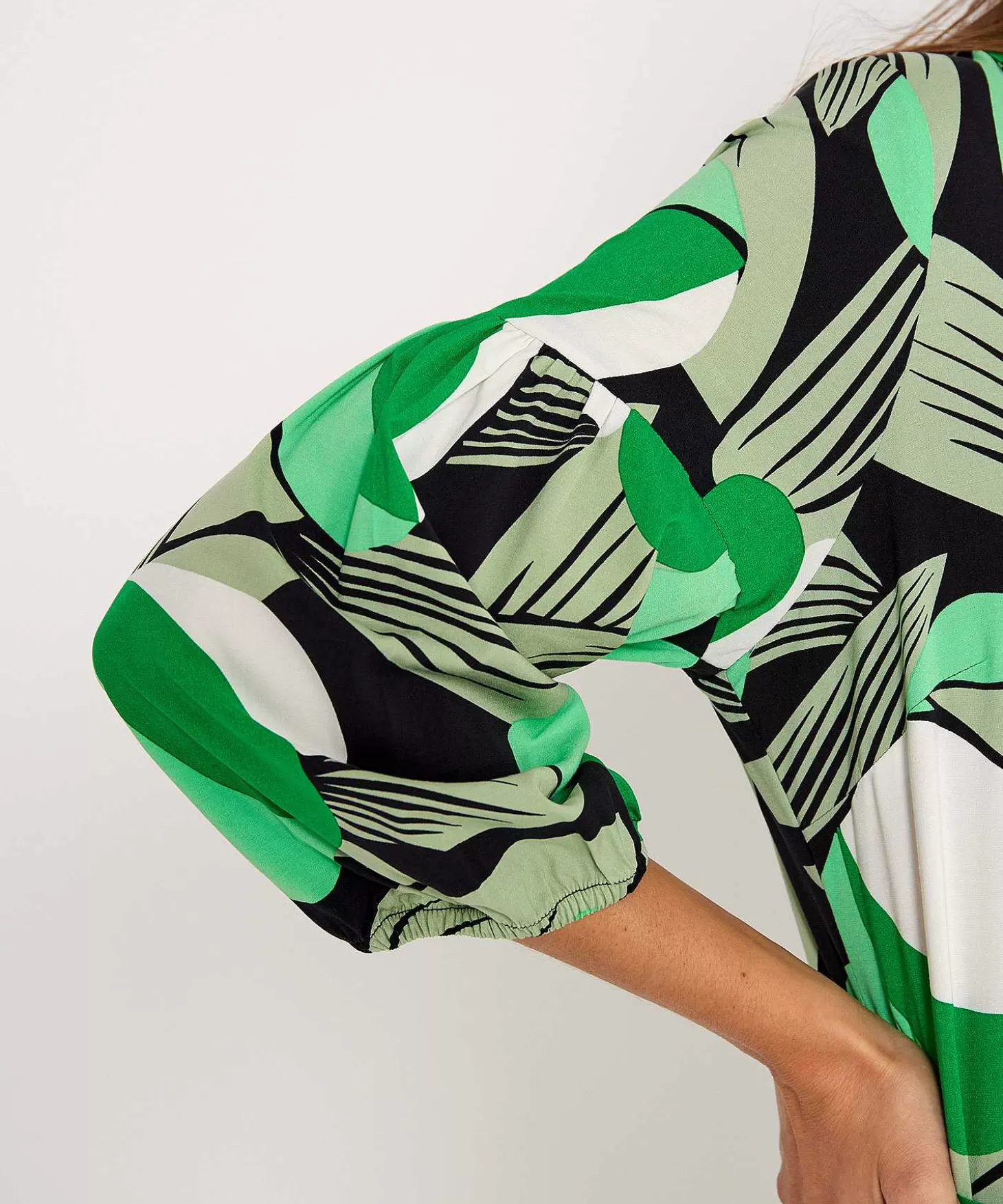 kyra_jurk_modern_flower_babette_2.webp KYRA Jurk Modern Flower Babette Cheap