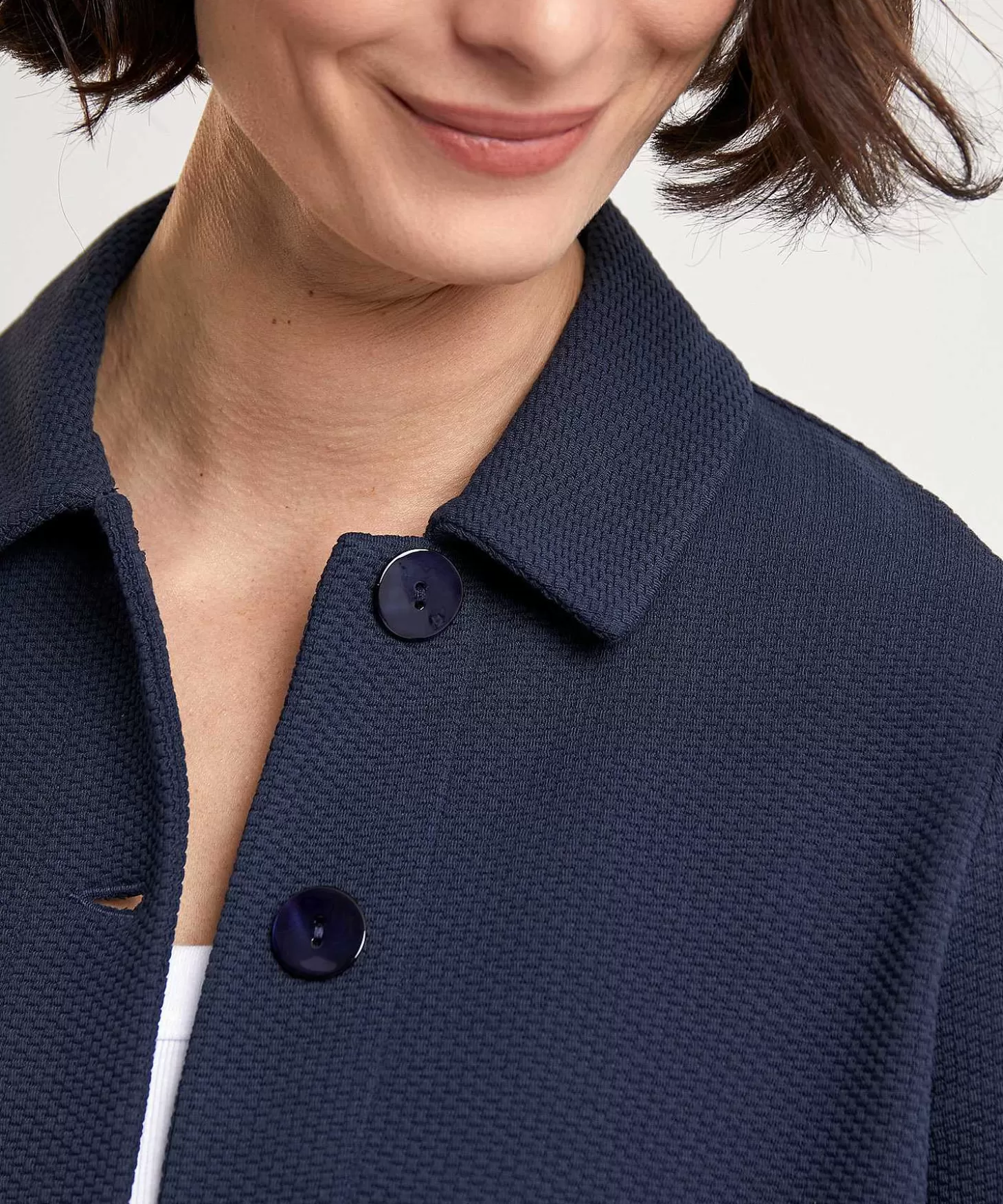 kyra_kort_jasje_met_structuur_joyce_2.webp KYRA Kort Jasje Met Structuur Joyce Flash Sale