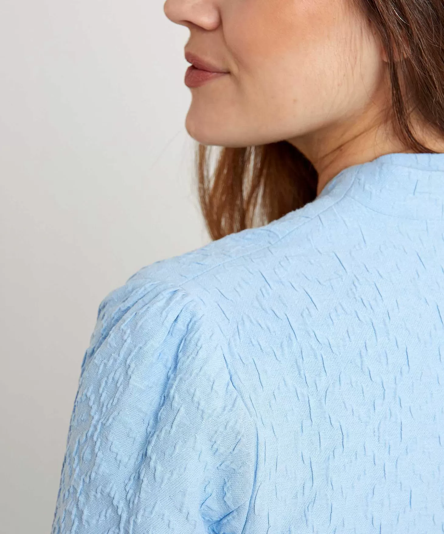 kyra_korte_blazer_jacquard_safi_2-1.webp KYRA Korte Blazer Jacquard Safi Cheap