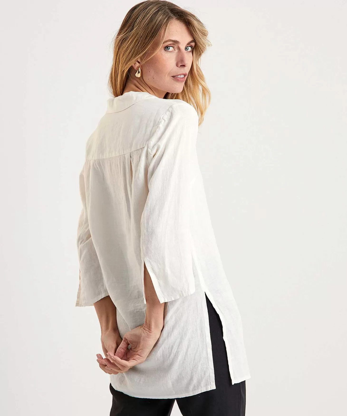 kyra_linnen_tuniekblouse_liza_3.webp KYRA Linnen Tuniekblouse Liza Store