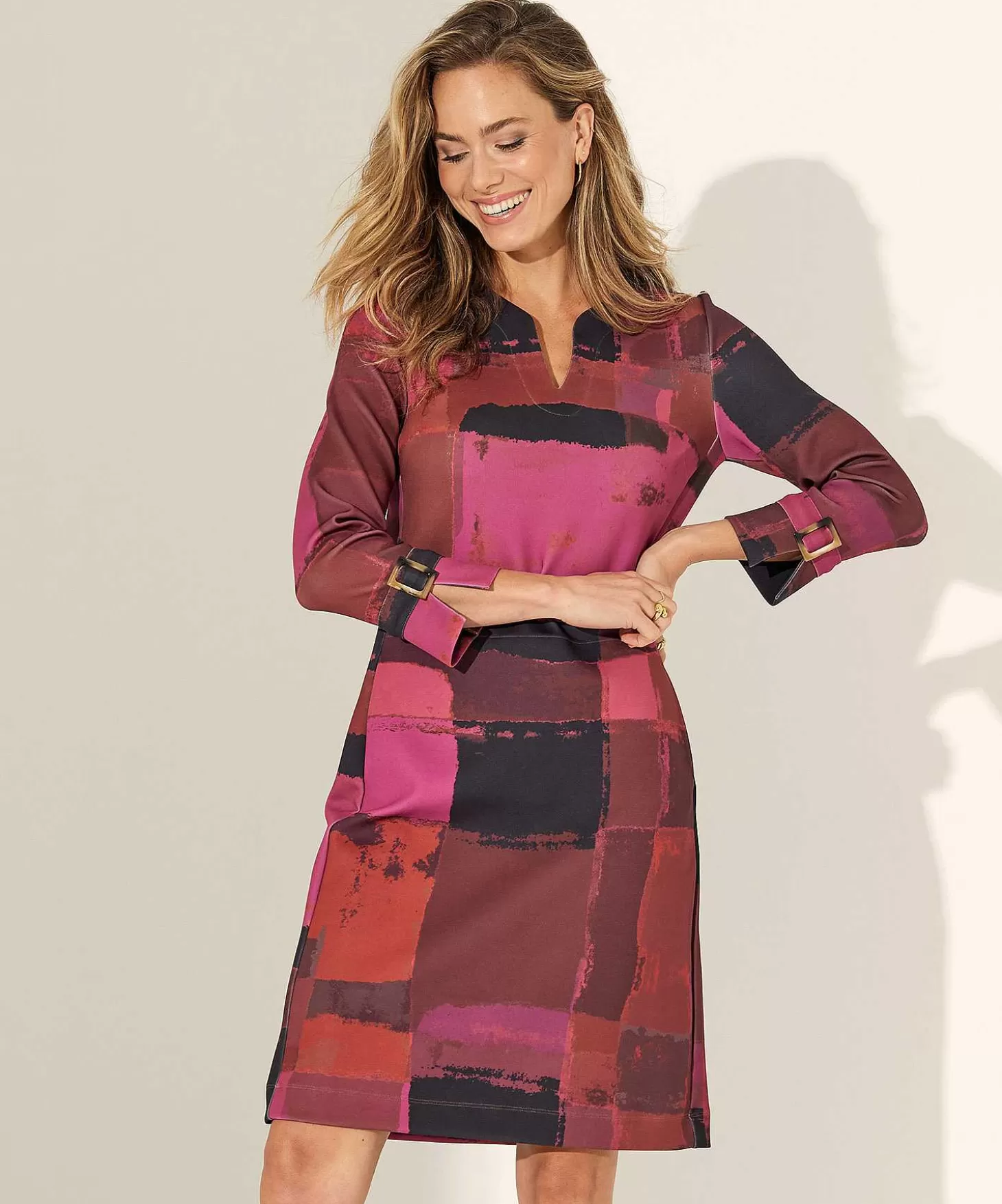 kyra_scuba_jurk_abstract_nita_1.webp KYRA Scuba Jurk Abstract Nita Shop