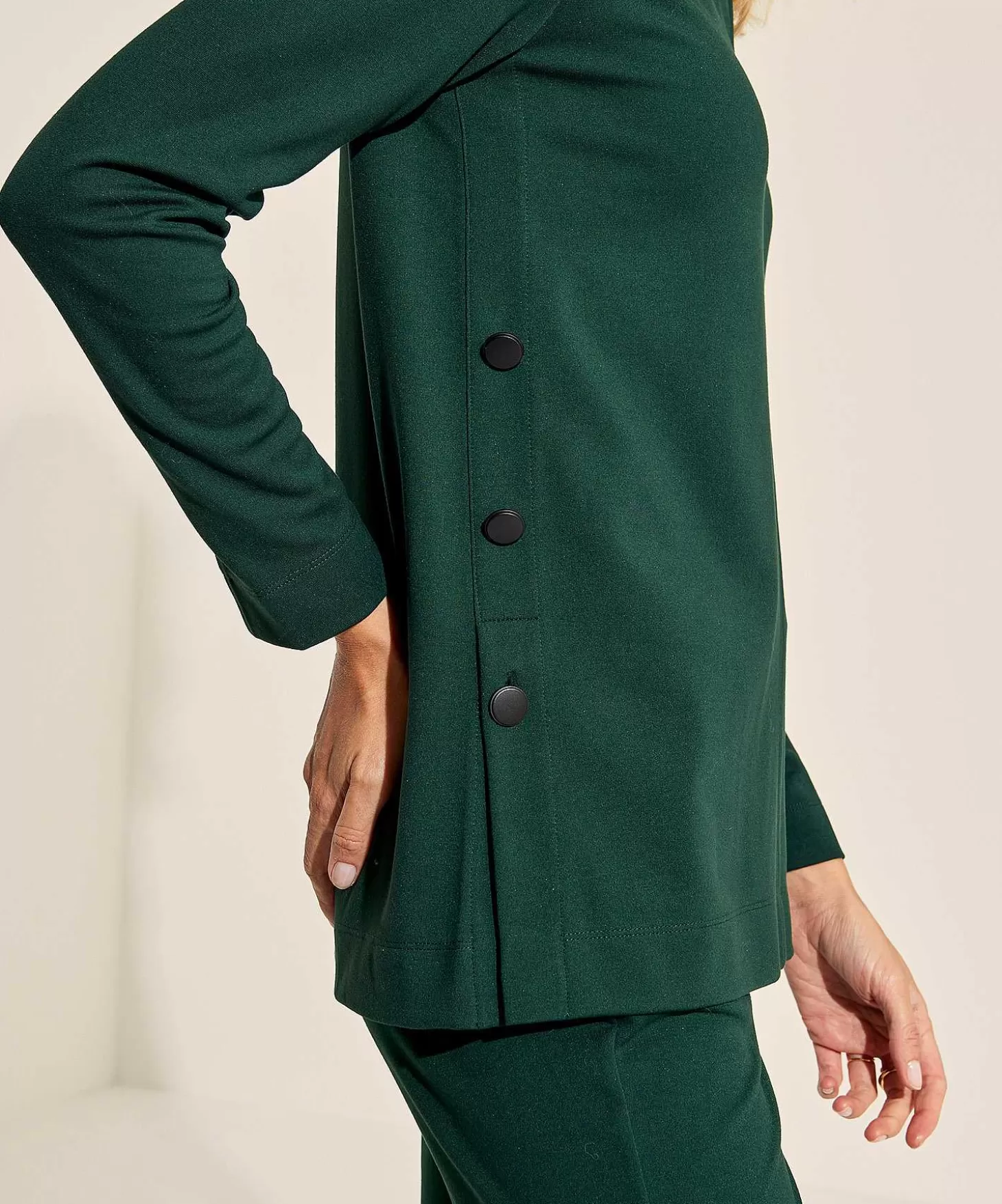 kyra_shirt_sierknopen_claude_2-1.webp KYRA Shirt Sierknopen Claude Hot