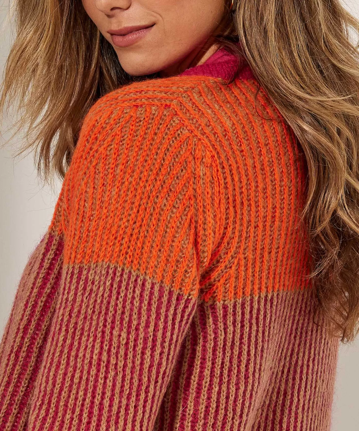 kyra_vest_colorblock_perdita_2.webp KYRA Vest Colorblock Perdita Clearance