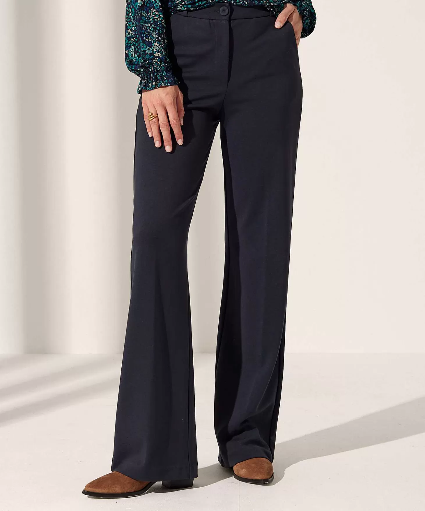 kyra_wide_leg_broek_hetty_1-3.webp KYRA Wide Leg Broek Hetty New