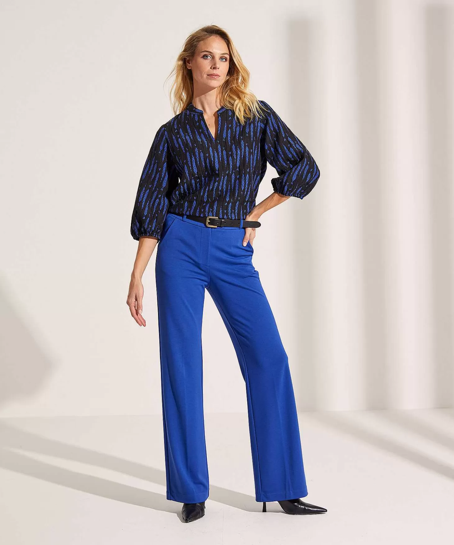 kyra_wide_leg_broek_hetty_4-1.webp KYRA Wide Leg Broek Hetty New