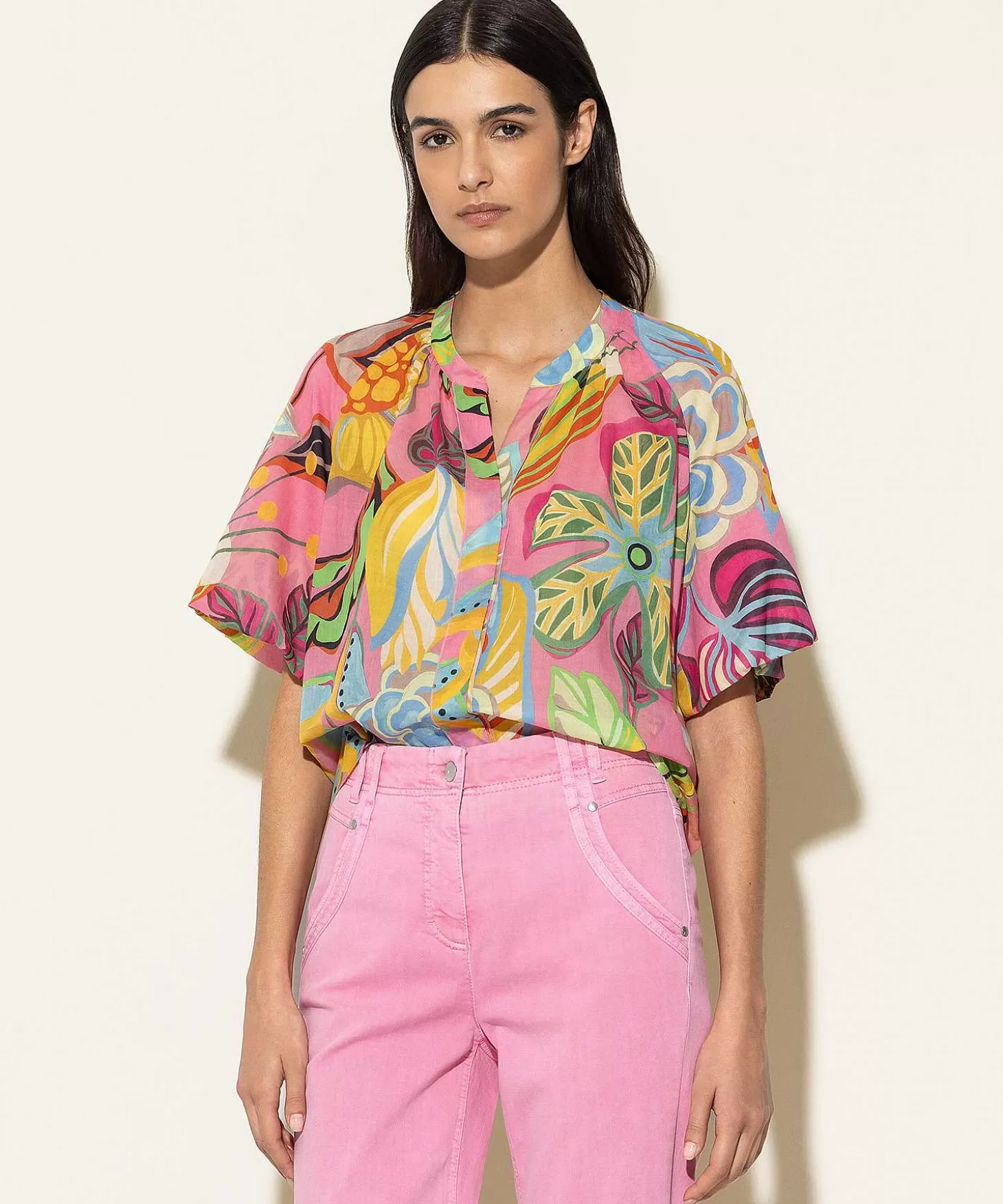 luisa_cerano_blouse_tropische_bloemprint_1.webp Luisa Cerano Blouse Tropische Bloemprint Outlet