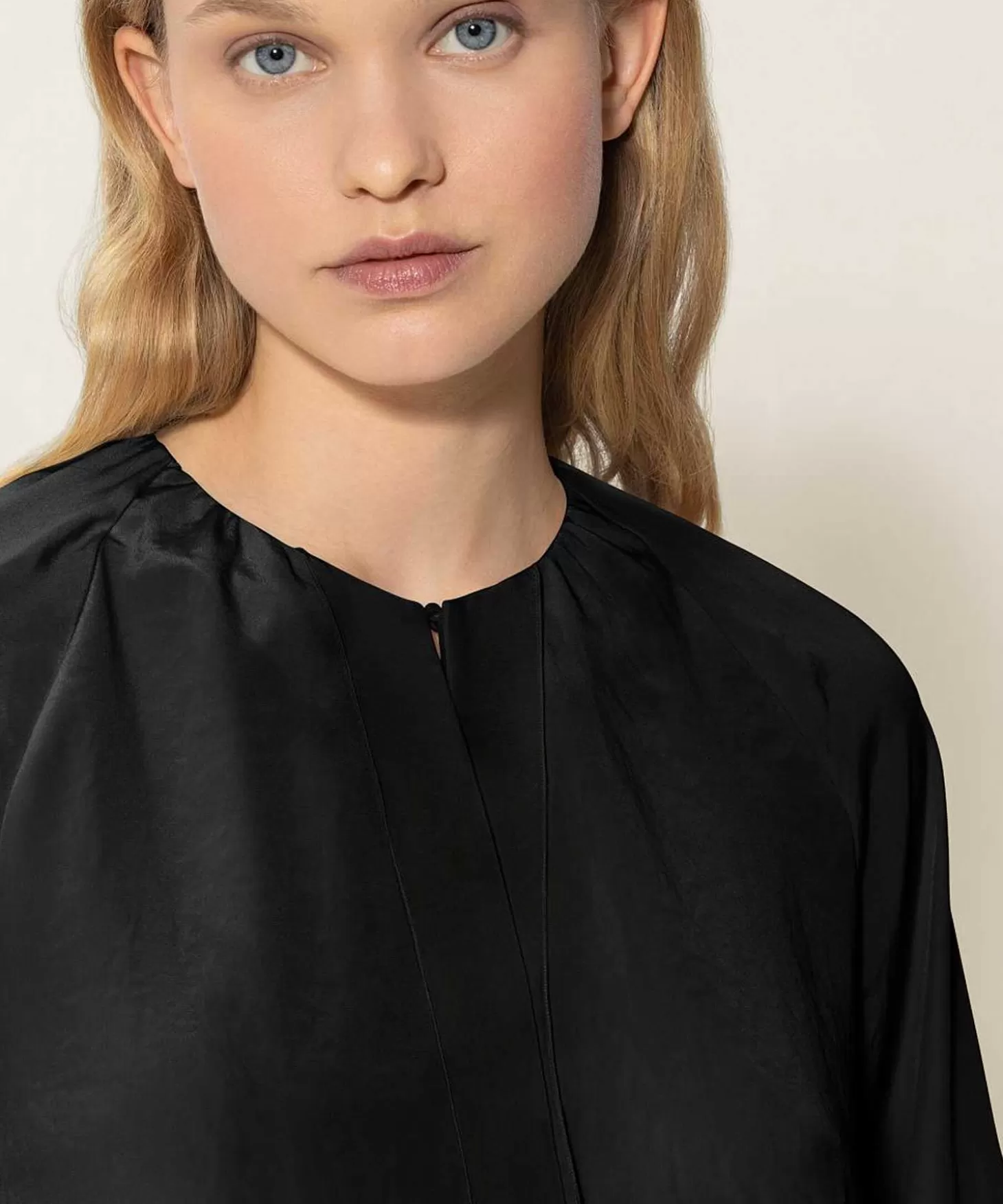 luisa_cerano_blouse_vhals_2.webp Luisa Cerano Blouse V-Hals Best