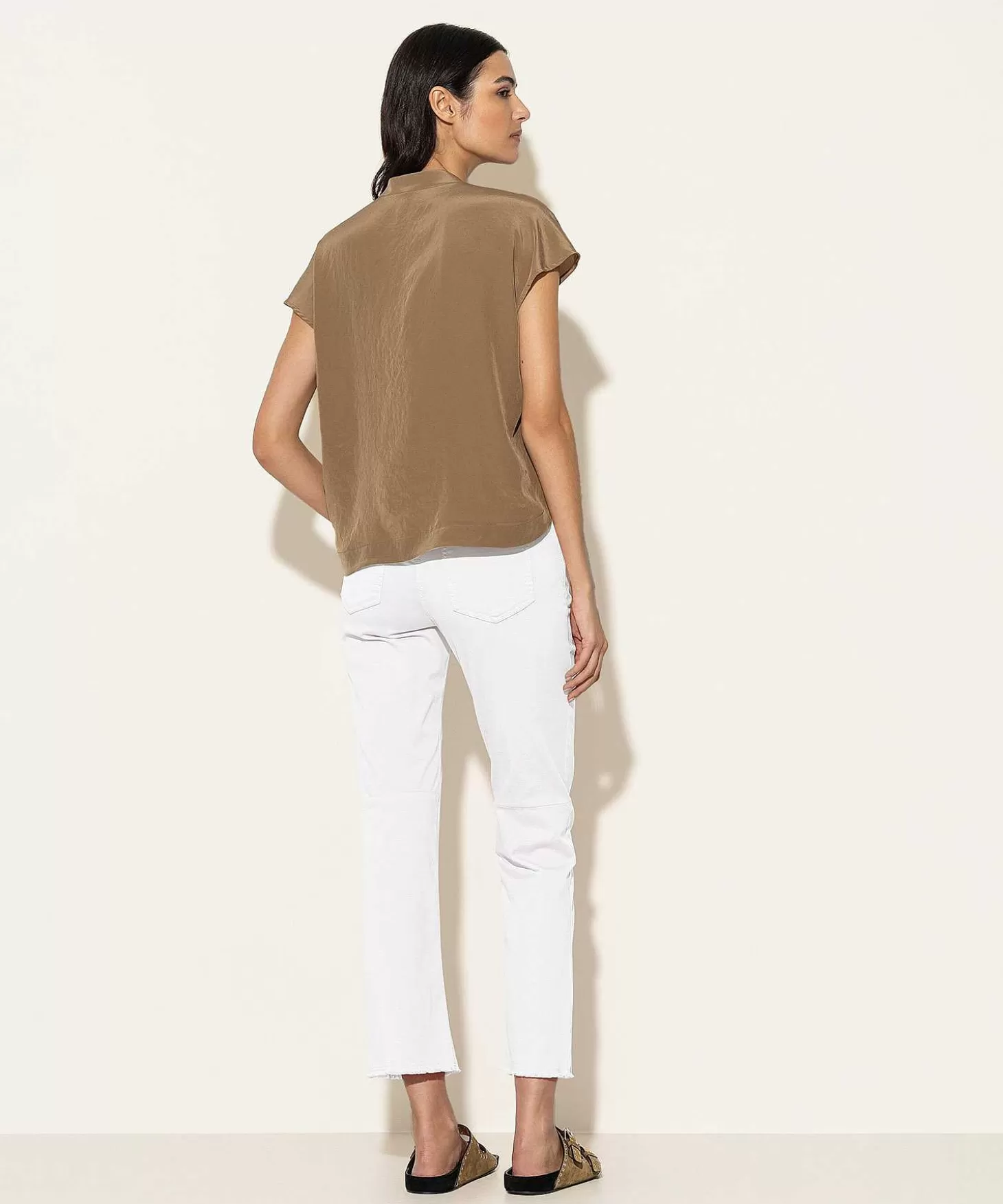 luisa_cerano_kick_flare_soft_broek_3-1.webp Luisa Cerano Kick Flare Soft Broek Shop