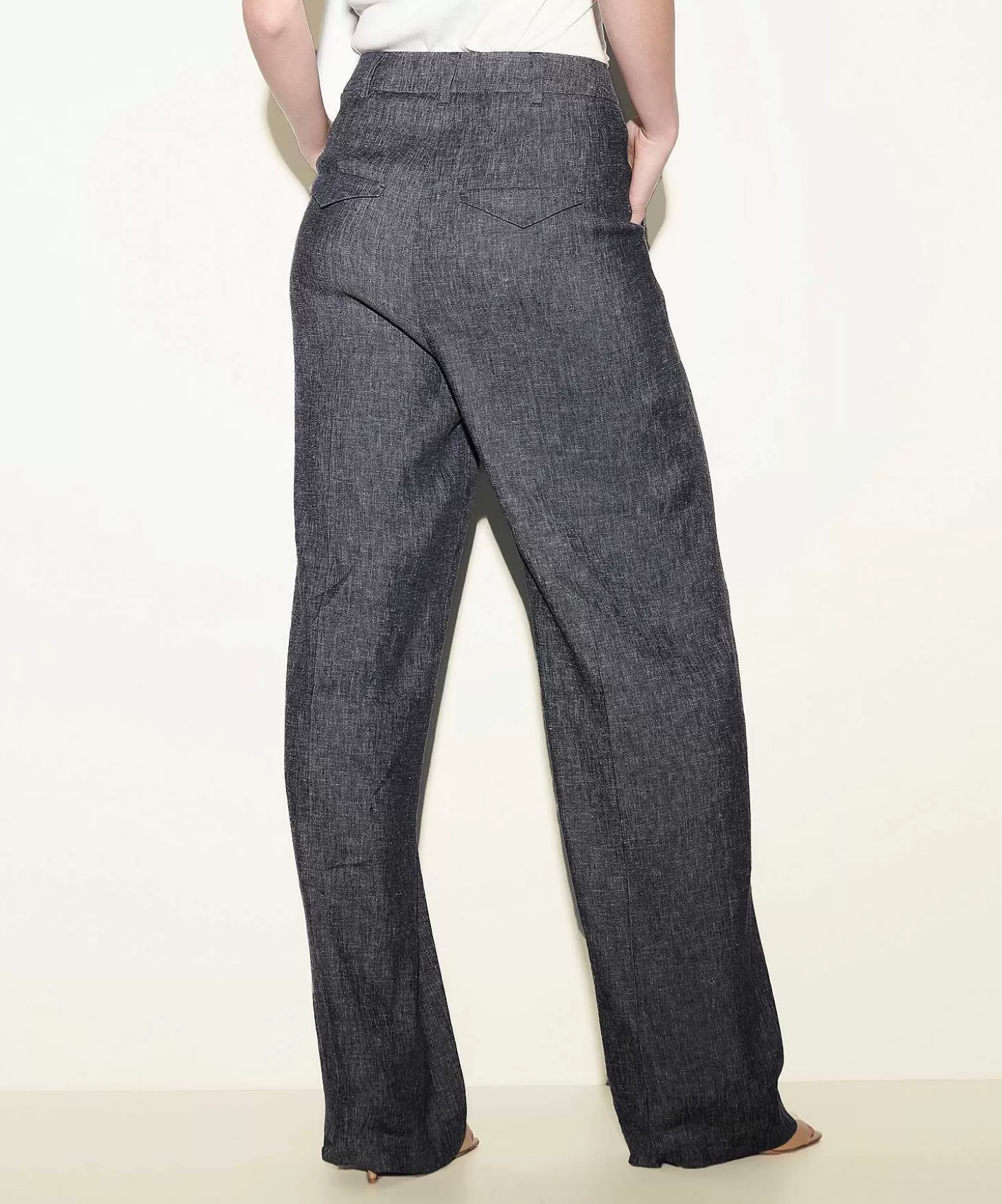 luisa_cerano_linnenmix_wide_leg_broek_denimlook_3.webp Luisa Cerano Linnenmix Wide Leg Broek Denimlook Outlet