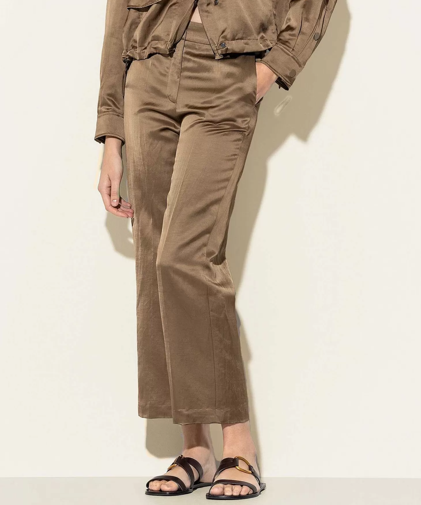 luisa_cerano_silky_cropped_pantalon_1.webp Luisa Cerano Silky Cropped Pantalon Store