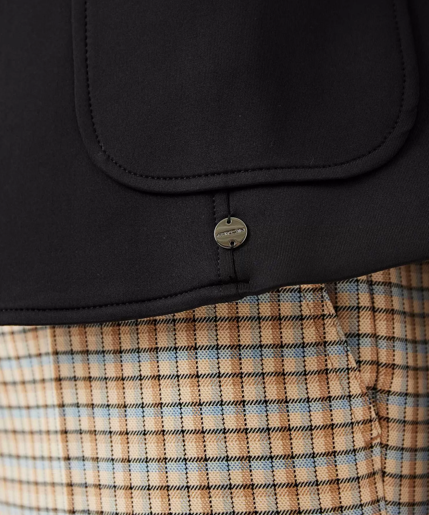 marc_cain_blazer_scubastof_2.webp Marc Cain Essentials Marc Cain Blazer Scubastof New