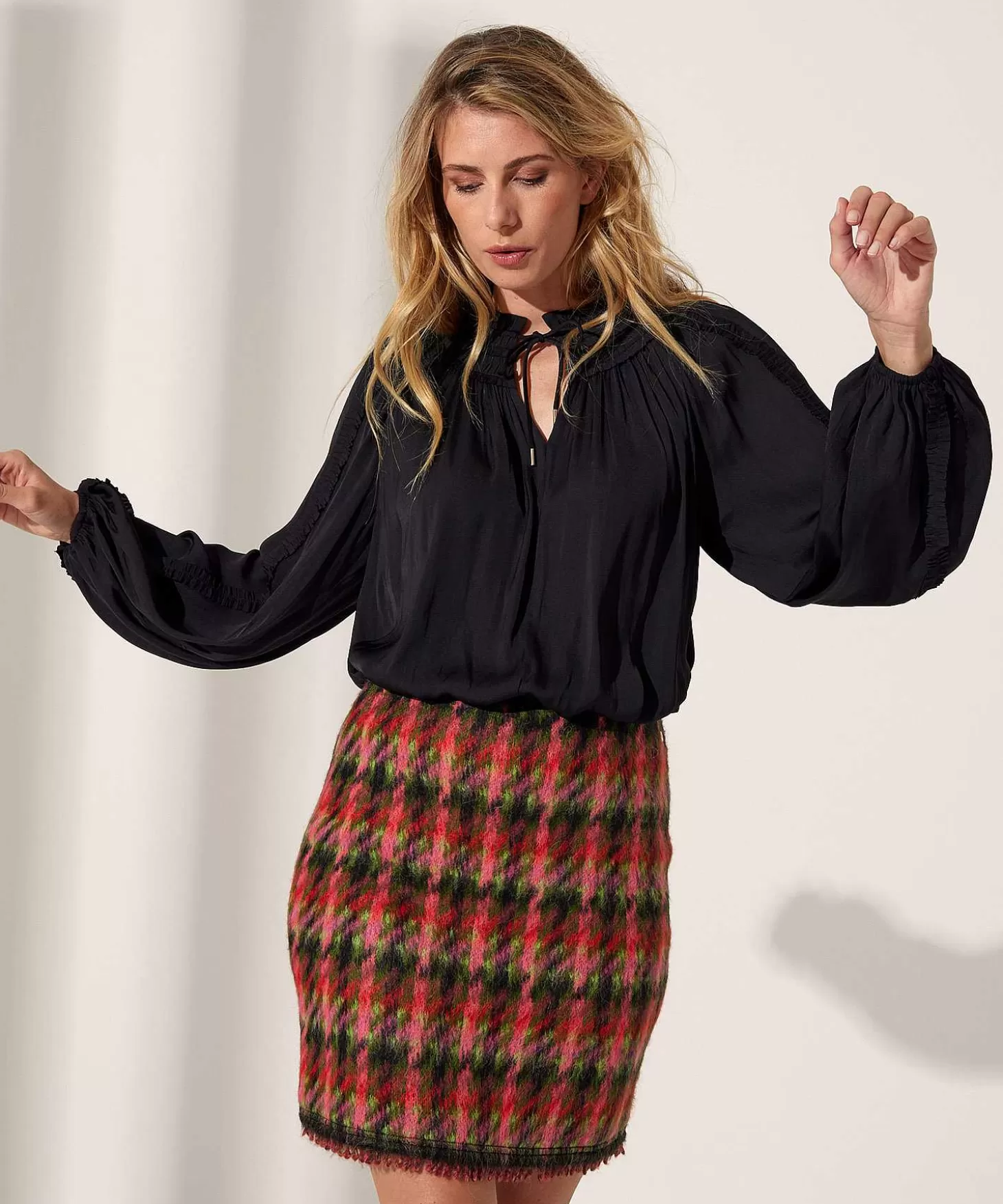 marc_cain_blouse_japanse_zijde_1.webp Marc Cain Collections Marc Cain Blouse 'Japanse Zijde' Best Sale