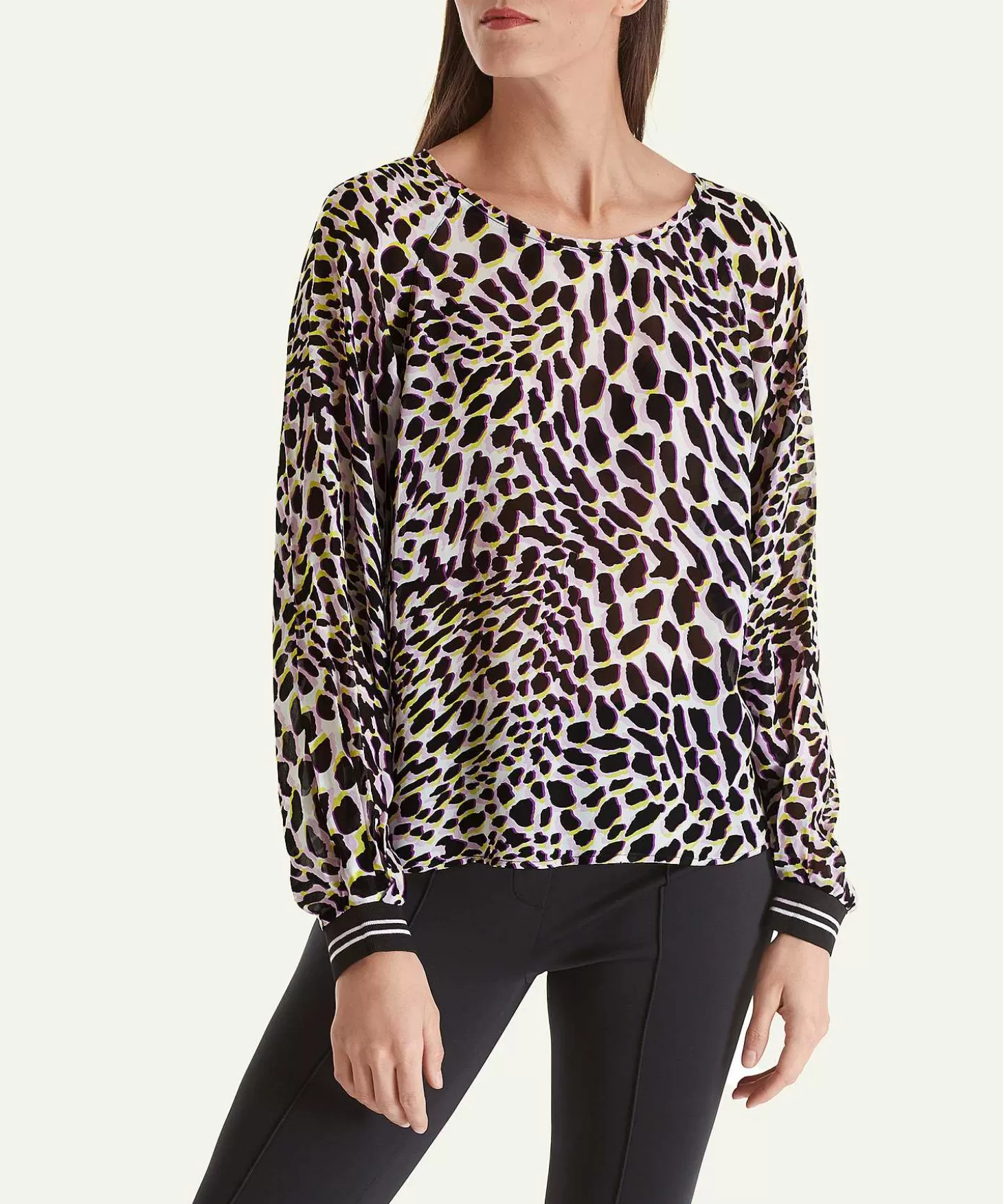 marc_cain_blouse_met_panterprint_1.webp Marc Cain Remix Marc Cain Blouse Met Panterprint Best Sale