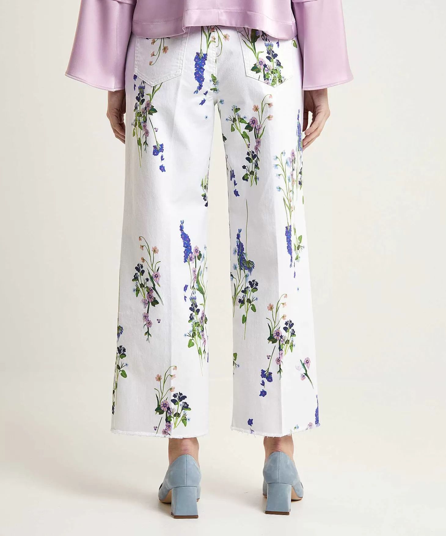 marc_cain_cropped_jeans_met_bloemenprint_wylie_3.webp Marc Cain Collections Marc Cain Cropped Jeans Met Bloemenprint Wylie Fashion