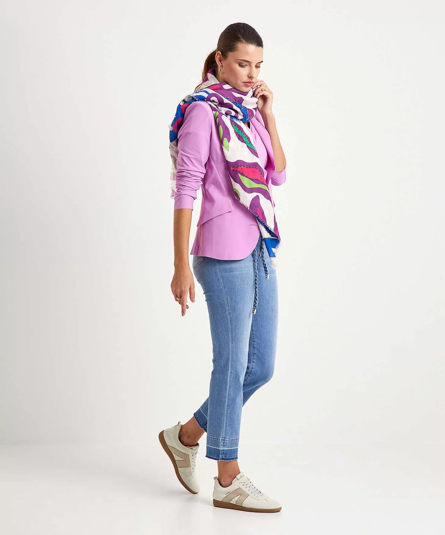 marc_cain_kick_flare_jeans_met_vlechtceintuur_fyli_4.webp Marc Cain Collections Marc Cain Kick Flare Jeans Met Vlechtceintuur Fyli Discount