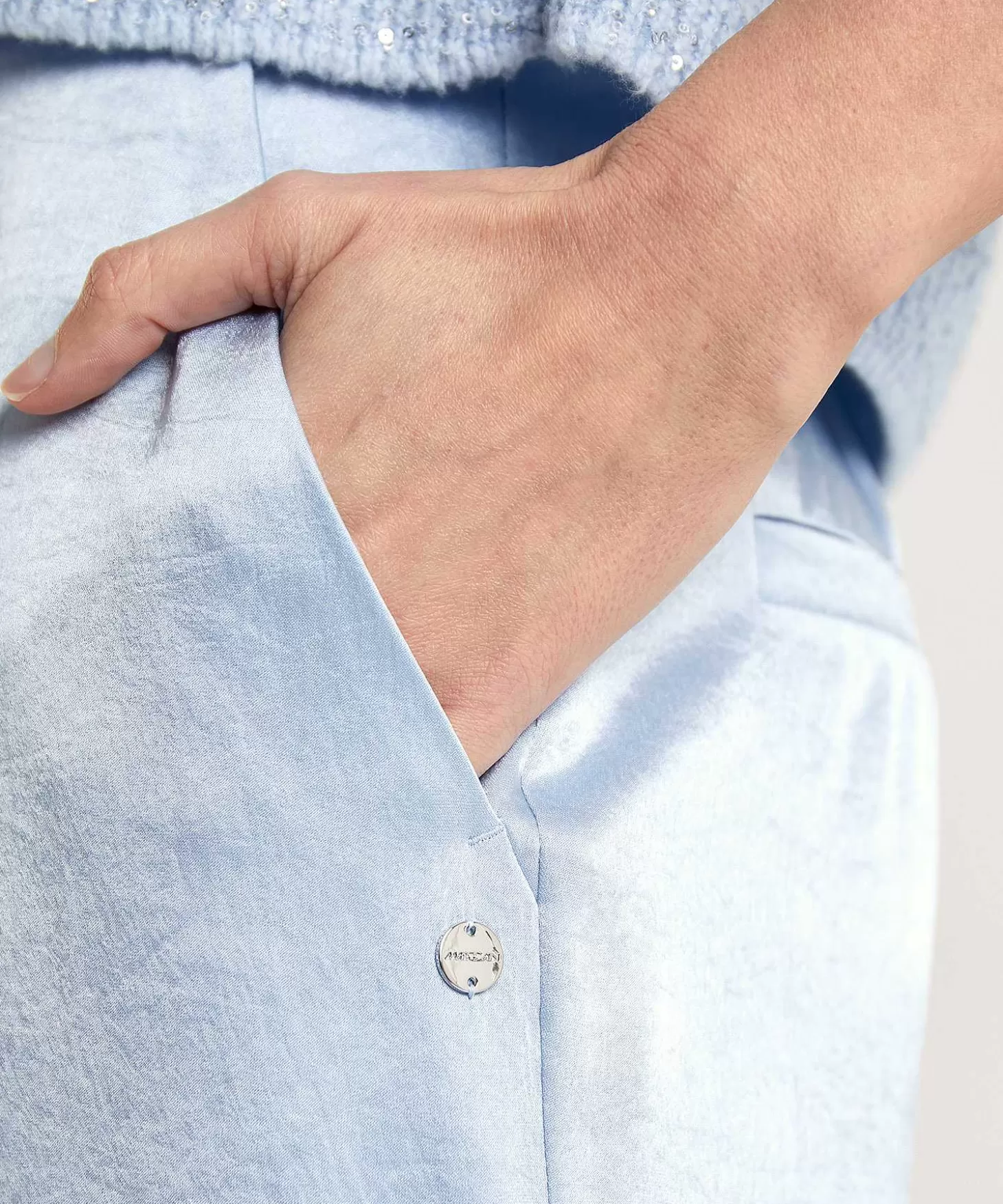 marc_cain_silky_wide_leg_broek_wukari_2.webp Marc Cain Collections Marc Cain Silky Wide Leg Broek Wukari New