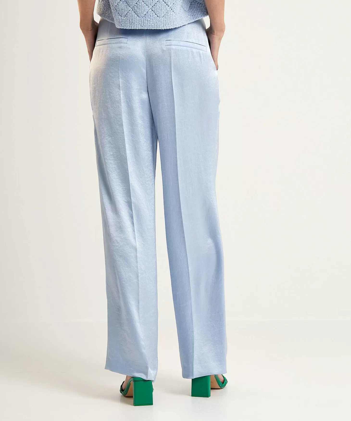 marc_cain_silky_wide_leg_broek_wukari_3.webp Marc Cain Collections Marc Cain Silky Wide Leg Broek Wukari New