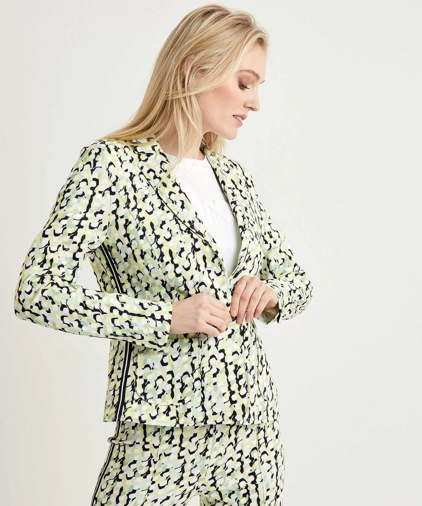 marc_cain_sports_blazer_scuba_met_print_1.webp Marc Cain Sports Blazer Scuba Met Print New