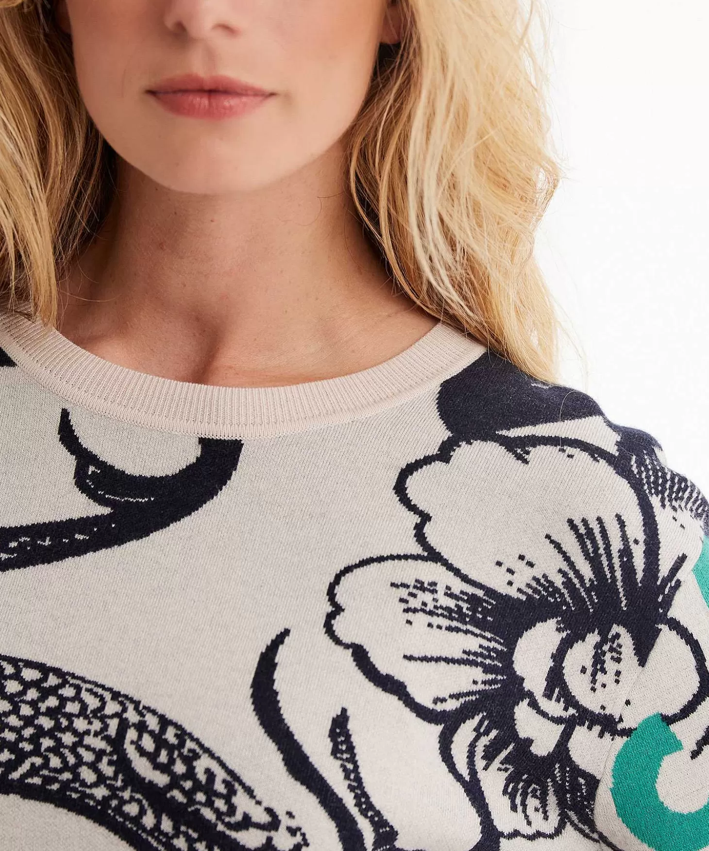 marc_cain_sports_jacquard_trui_met_bloemenprint_en_bies_2.webp Marc Cain Sports Jacquard Trui Met Bloemenprint En Bies Hot