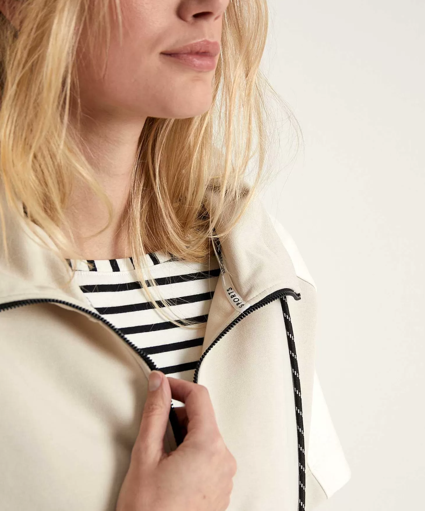 marc_cain_sports_oversized_sweatvestje_twotone_2.webp Marc Cain Sports Oversized Sweatvestje Two-Tone Best