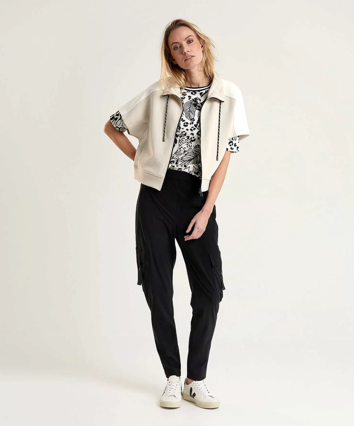 marc_cain_sports_oversized_sweatvestje_twotone_4.webp Marc Cain Sports Oversized Sweatvestje Two-Tone Best