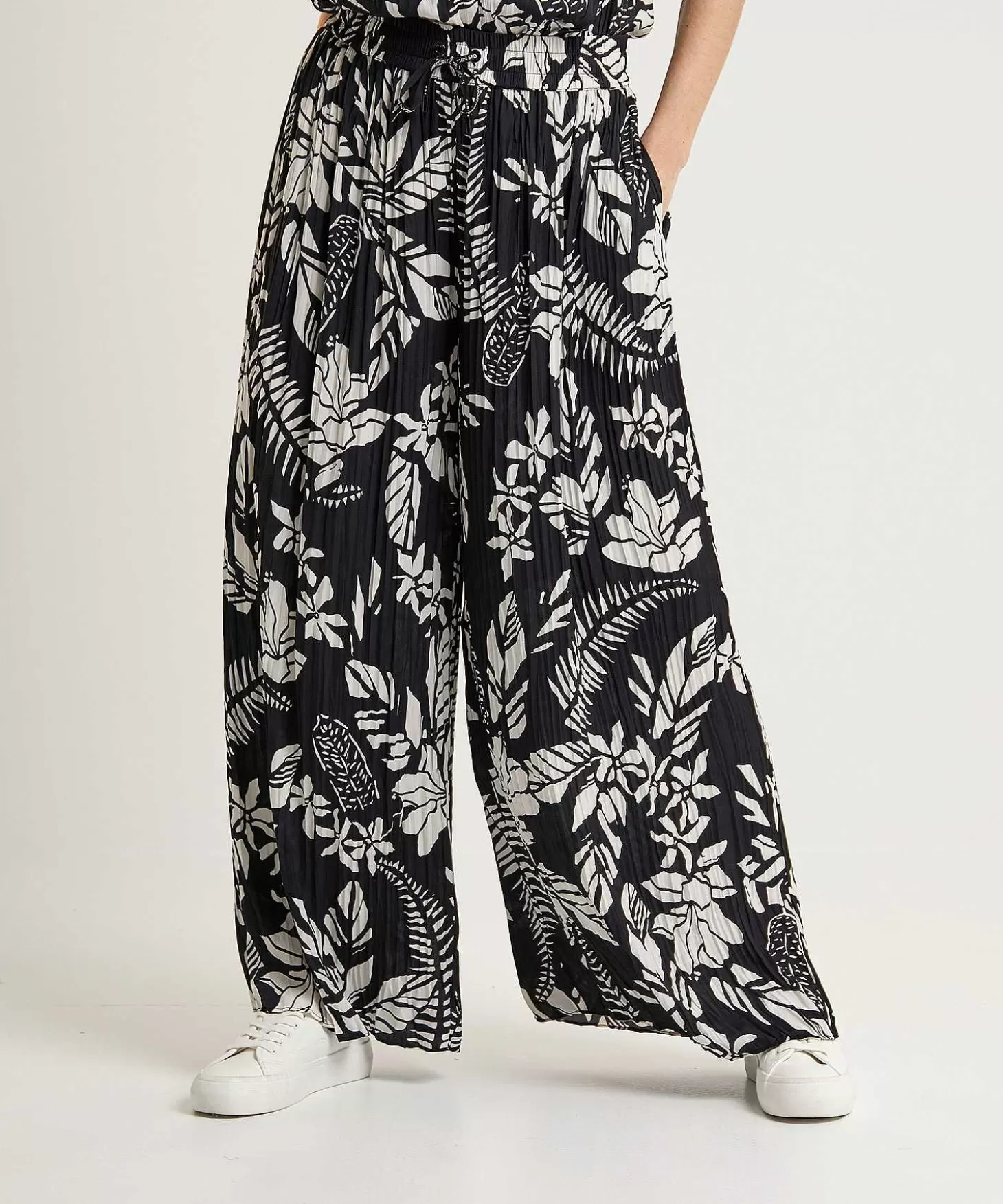 marc_cain_sports_plisse_palazzo_broek_bloemenprint_wolin_1.webp Marc Cain Sports Plisse Palazzo Broek Bloemenprint Wolin New