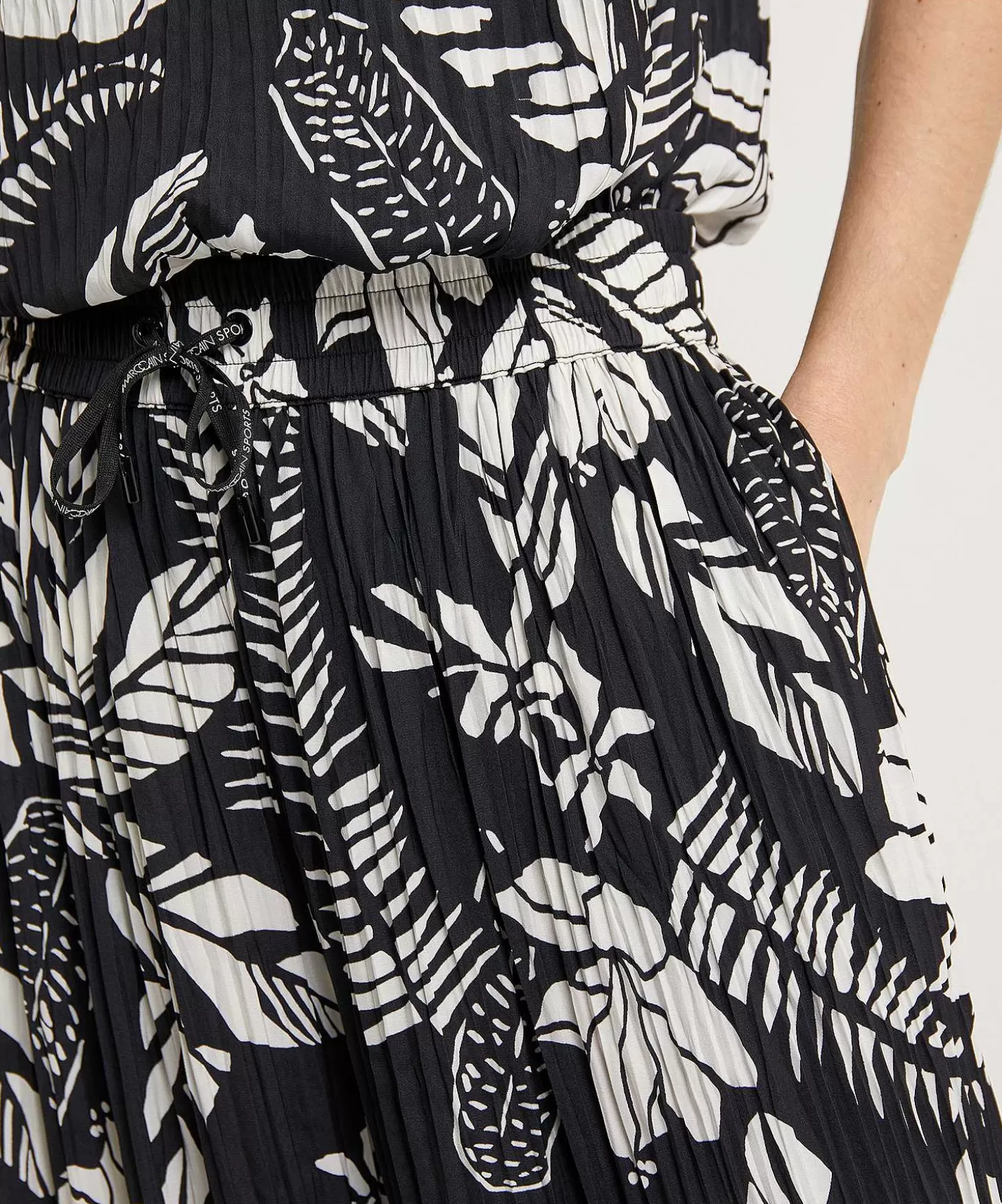 marc_cain_sports_plisse_palazzo_broek_bloemenprint_wolin_2.webp Marc Cain Sports Plisse Palazzo Broek Bloemenprint Wolin New