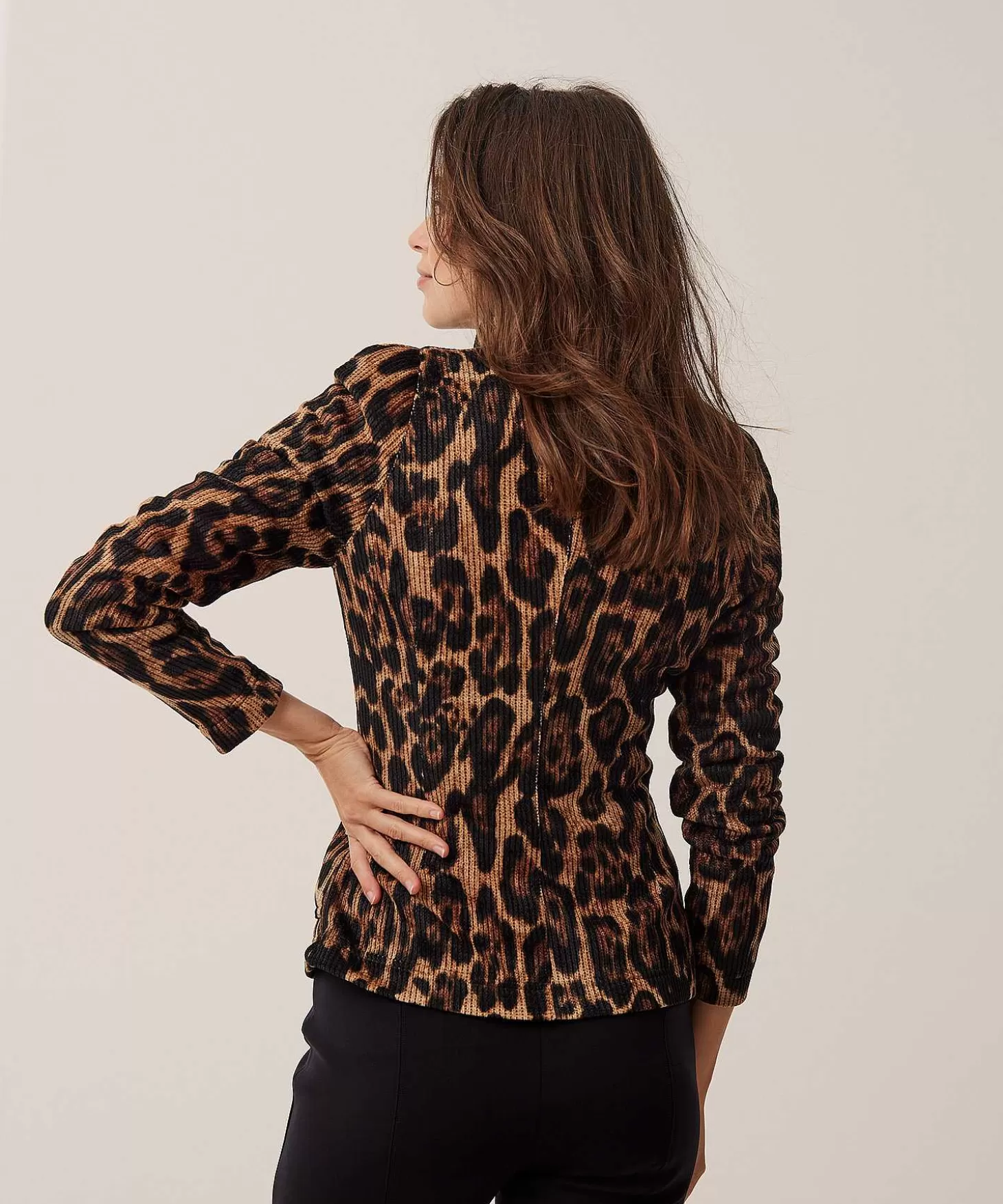 ml_collections_chenille_blazer_panterprint_3.webp ML Collections Chenille Blazer Panterprint Fashion