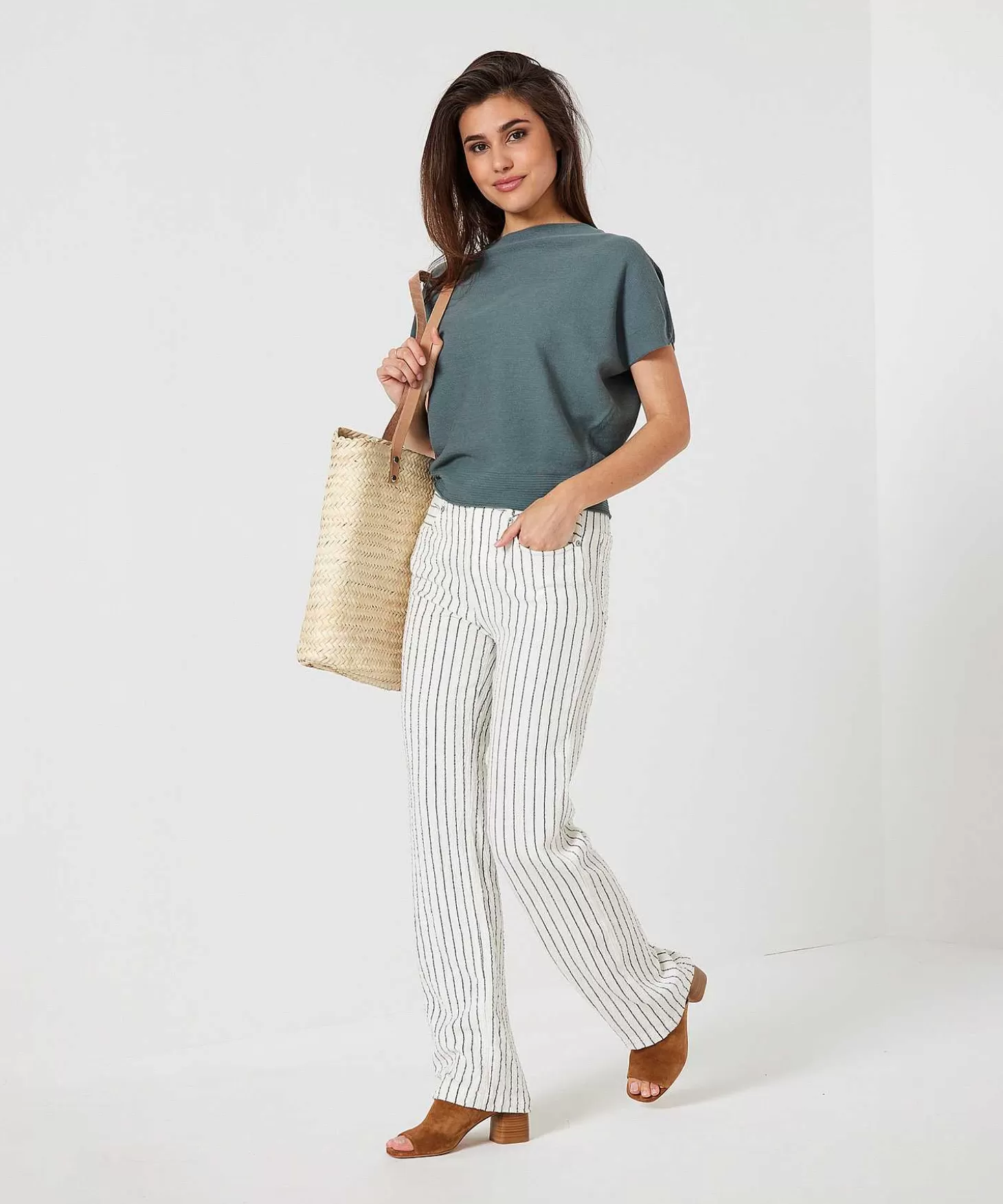 moscow_wide_leg_broek_streepje_abiba_4.webp Moscow Wide Leg Broek Streepje Abiba Best