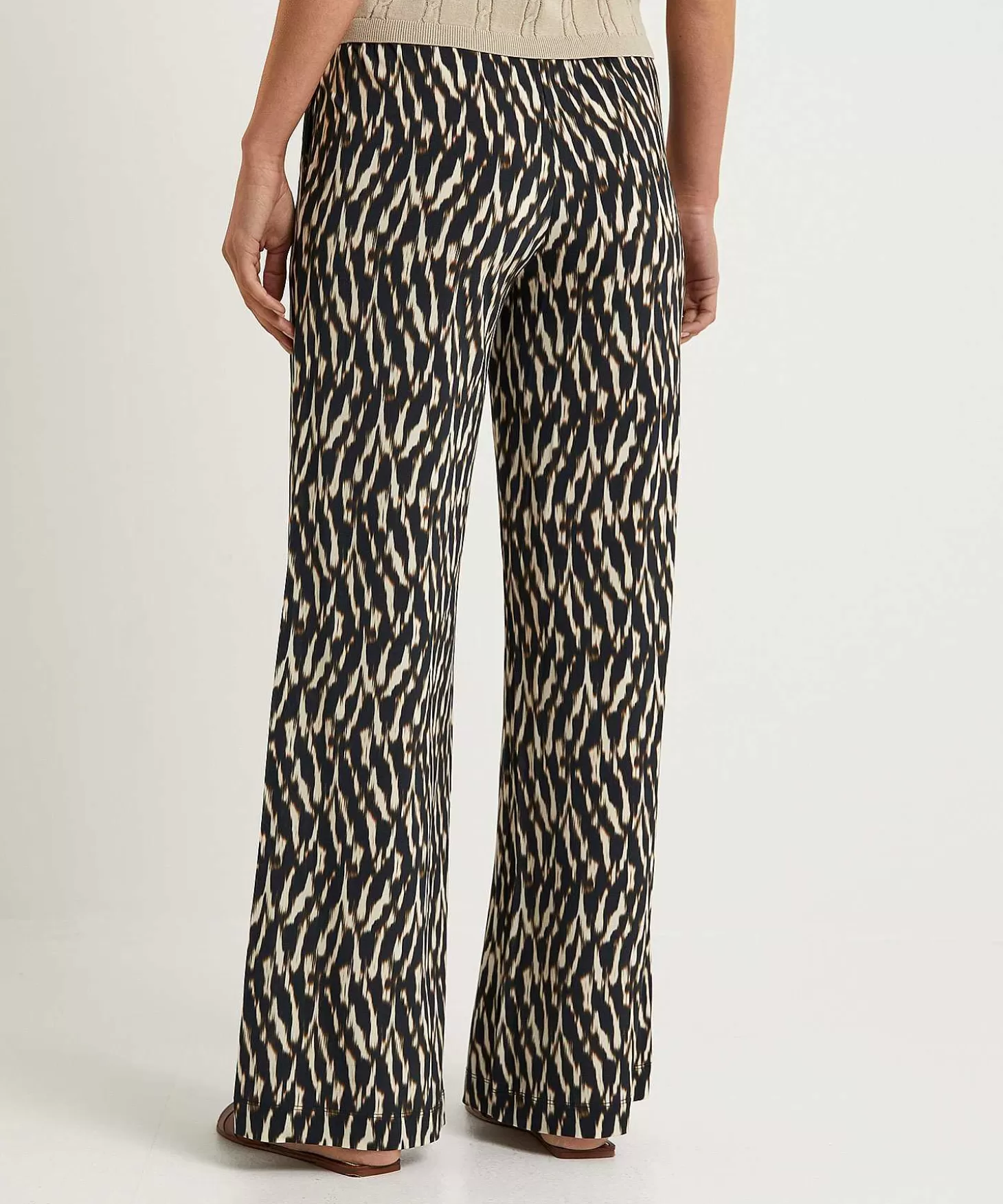 no_mans_land_slinky_palazzo_broek_blurry_print_3-1.webp No Man's Land Slinky Palazzo Broek Blurry Print Fashion