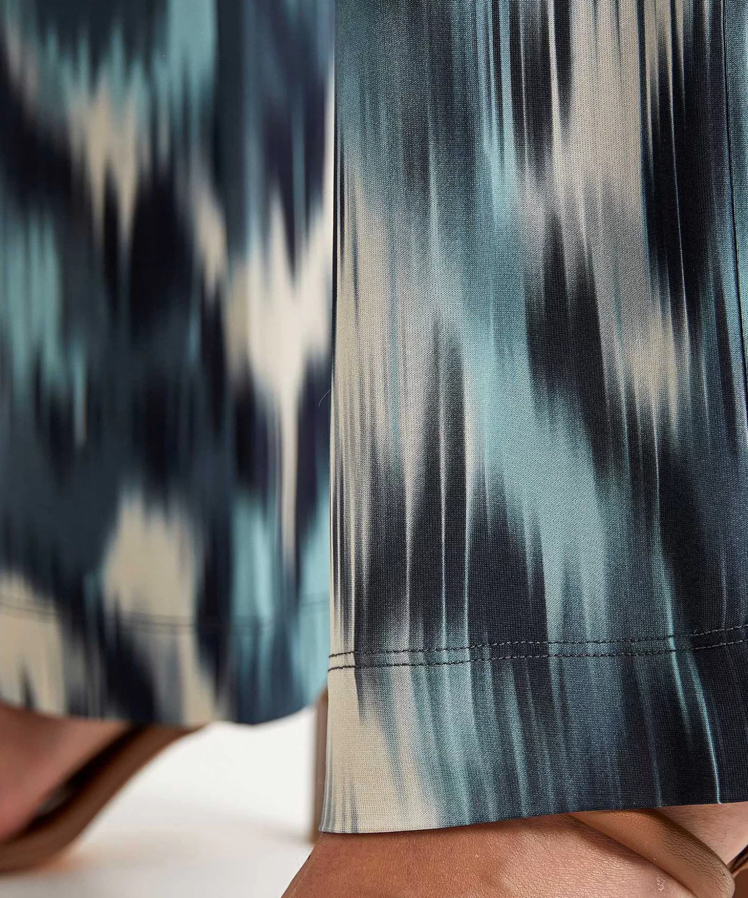 no_mans_land_slinky_palazzo_broek_tiedye_2.webp No Man's Land Slinky Palazzo Broek Tie-Dye Clearance