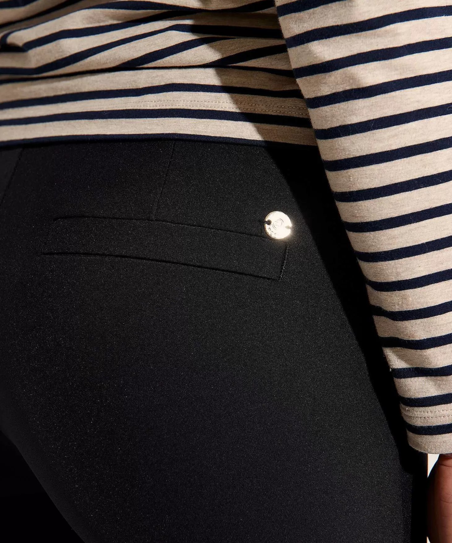 rosner_flared_broek_winter_techno_alisa_2-2.webp Rosner Flared Broek Winter Techno Alisa Flash Sale